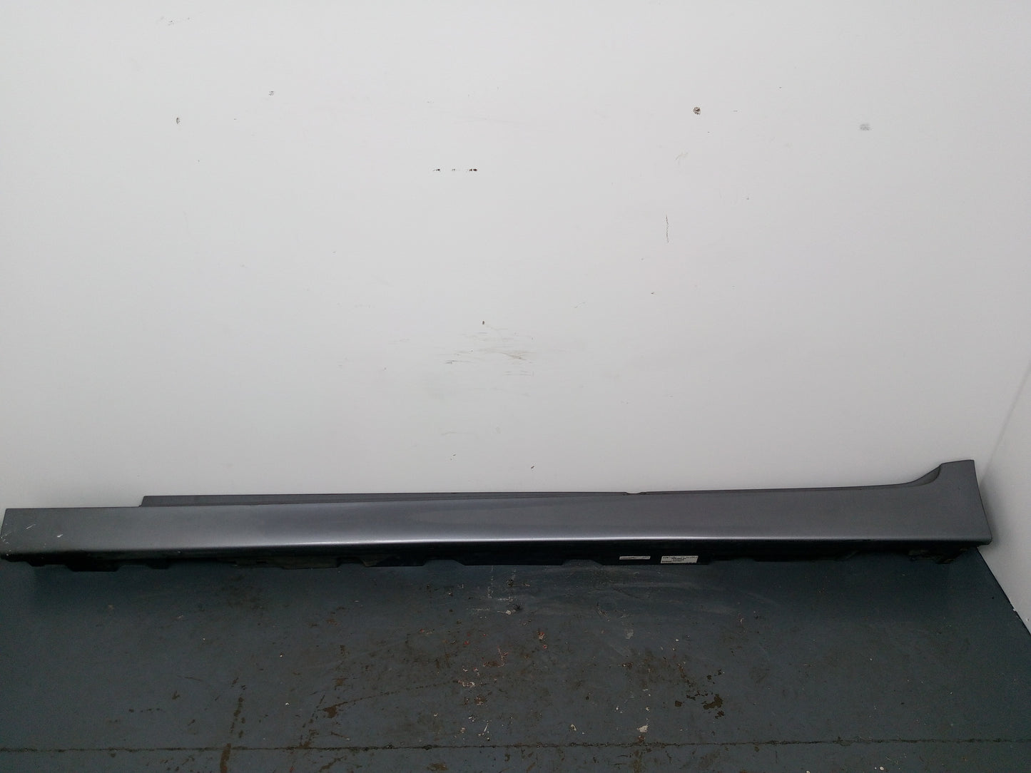 Side Skirt LH 1