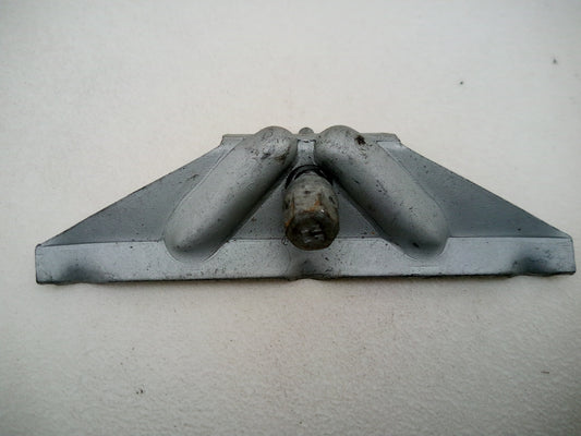 Exterior bracket 1