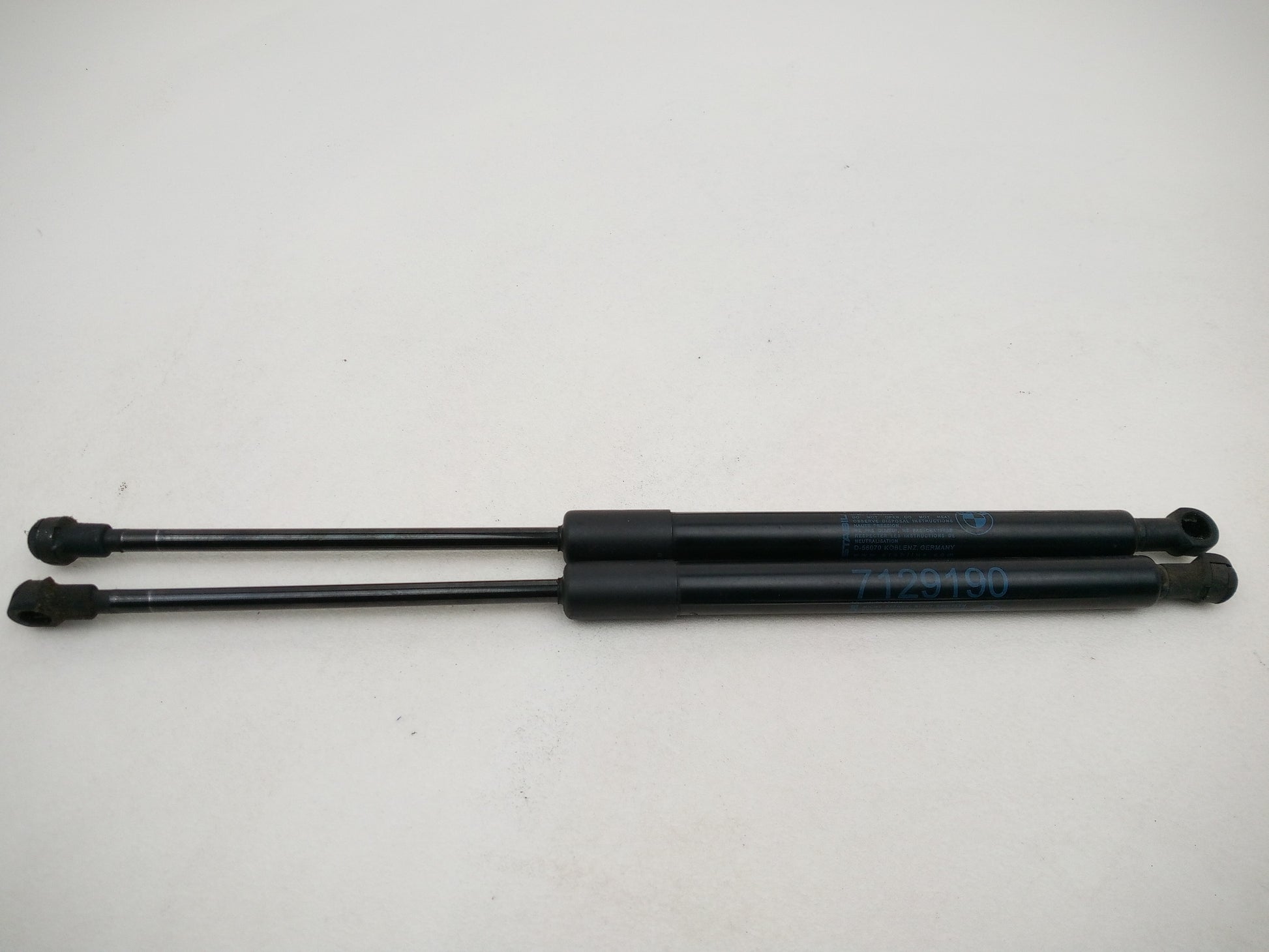 Tailgate Lift Handle 1