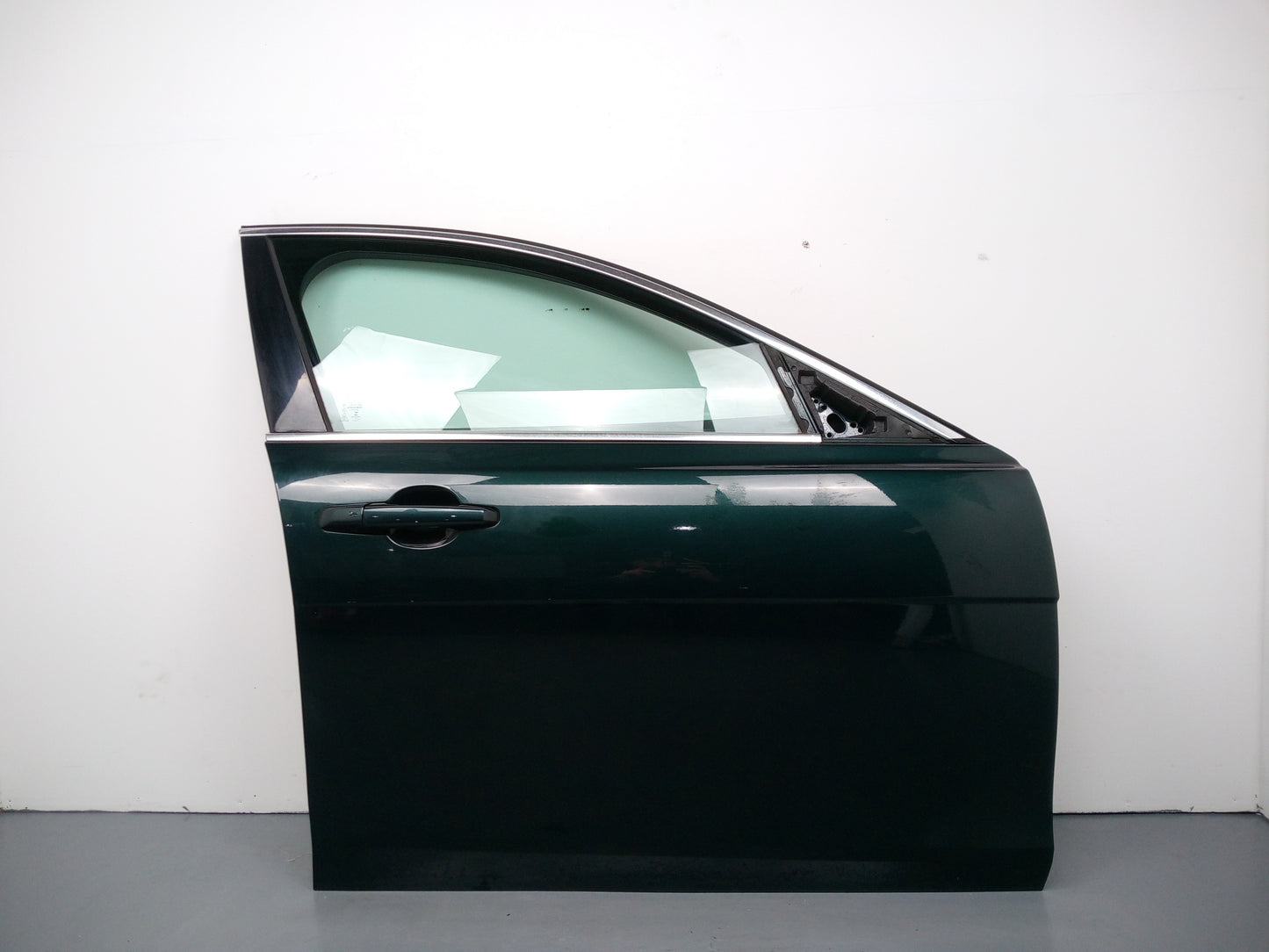 Jaguar Xe X760 Mk1 2015-2019 Drivers O/S Right Front Door Green Hgy T4n2632