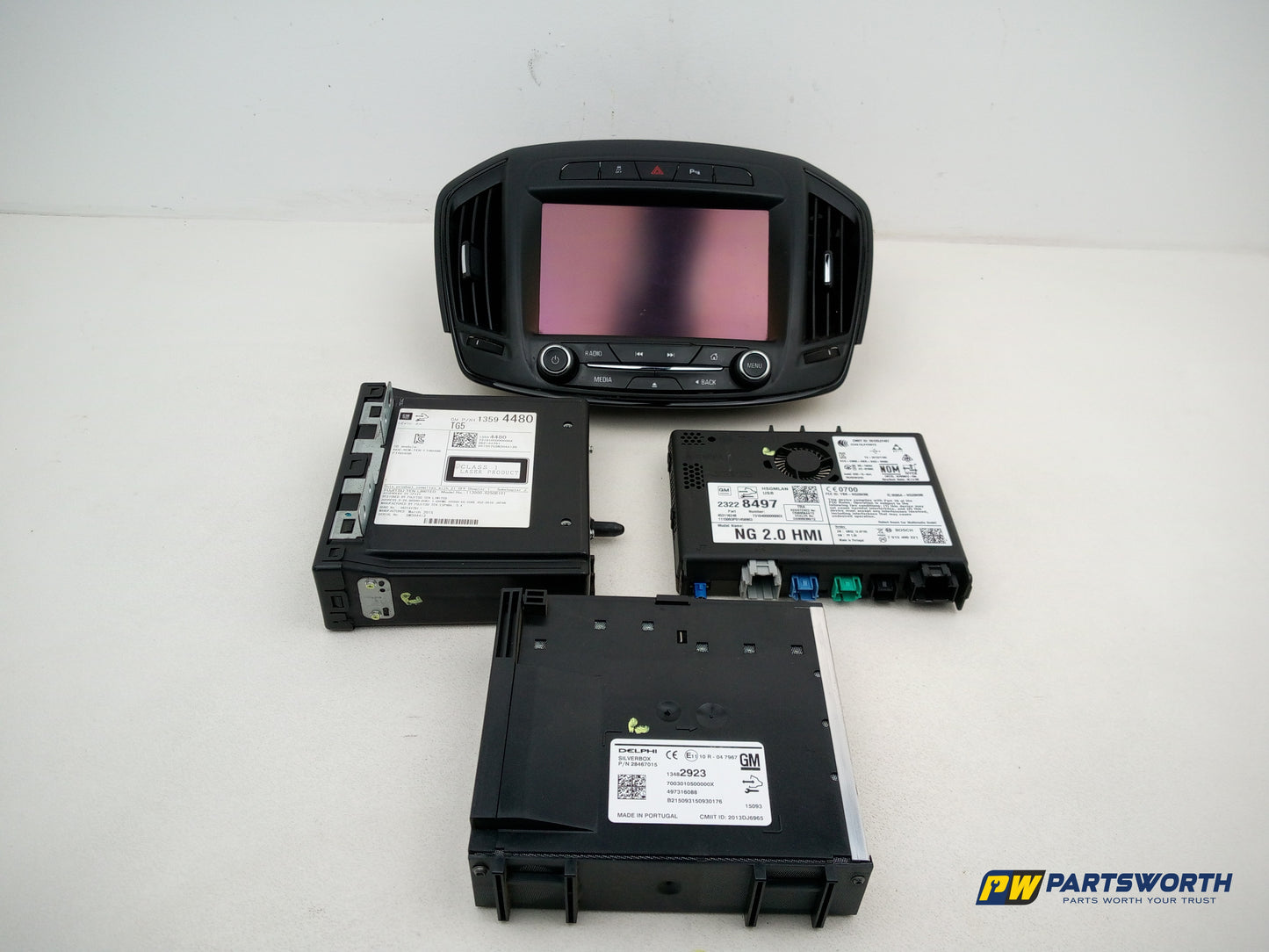 Radio - DAB/CD Player, Display screen + Facia  1