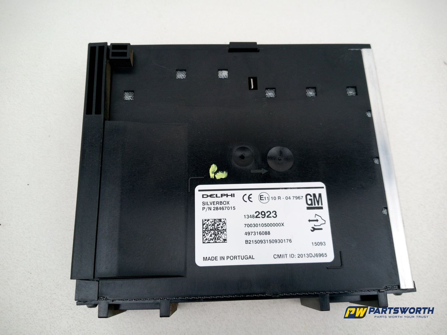 Radio - DAB/CD Player, Display screen + Facia  18