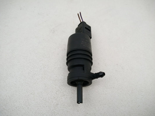 Mercedes 2218690121 Washer Pump – Fits C-Class E-Class Slk Amg Gt Sprinter Etc