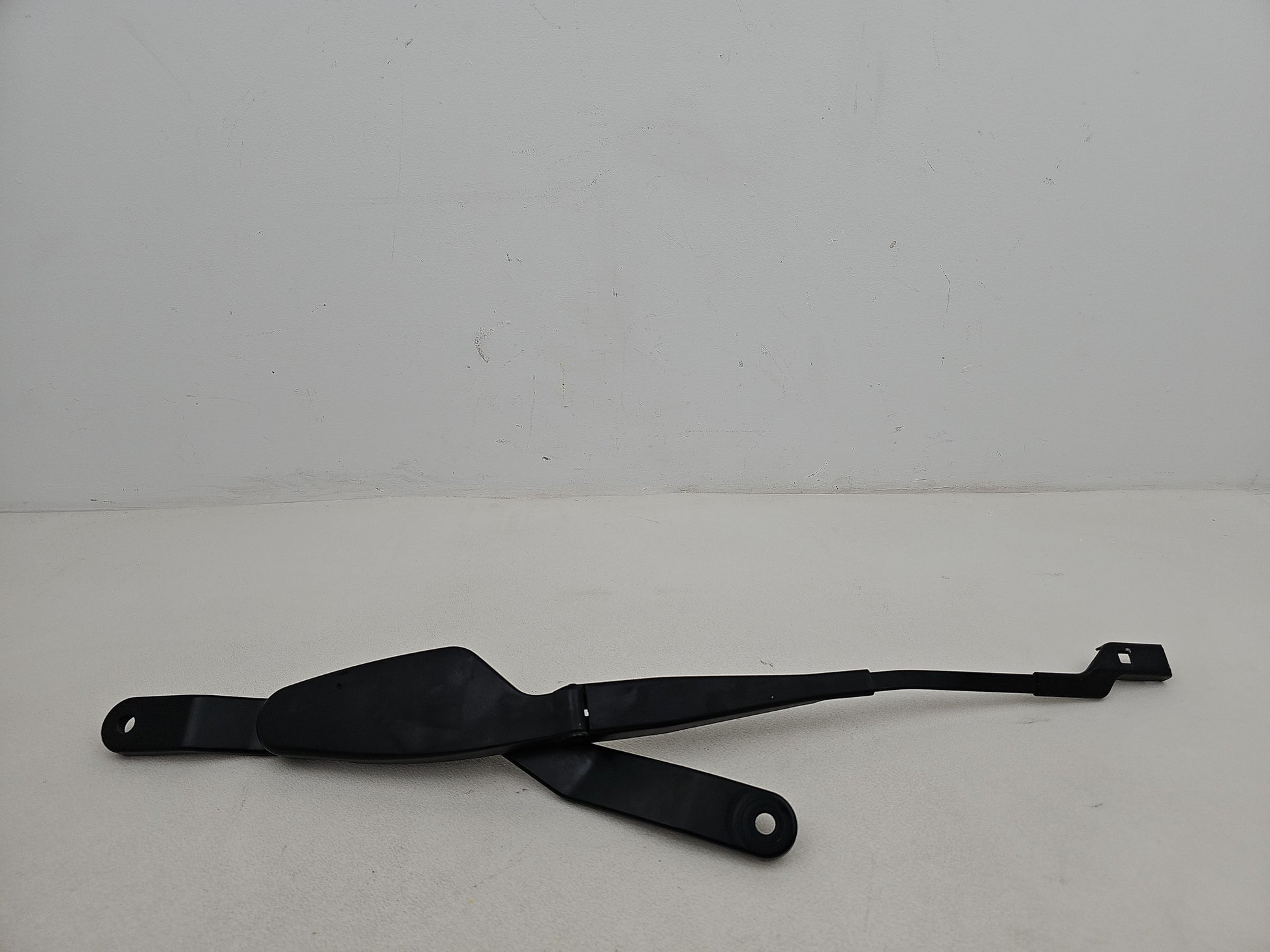 Wiper Front Arm LH 1