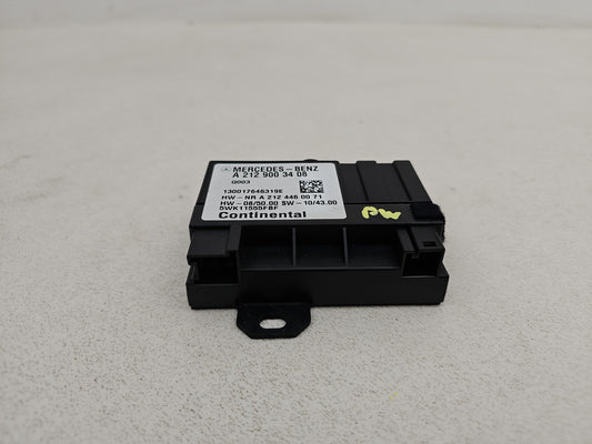 Mercedes W204 W221 Fuel Pump Module Control Unit A2129003408