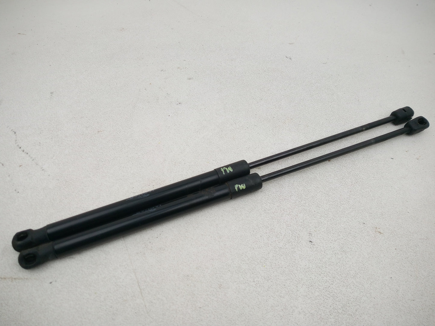 Tailgate Lift Handle 1