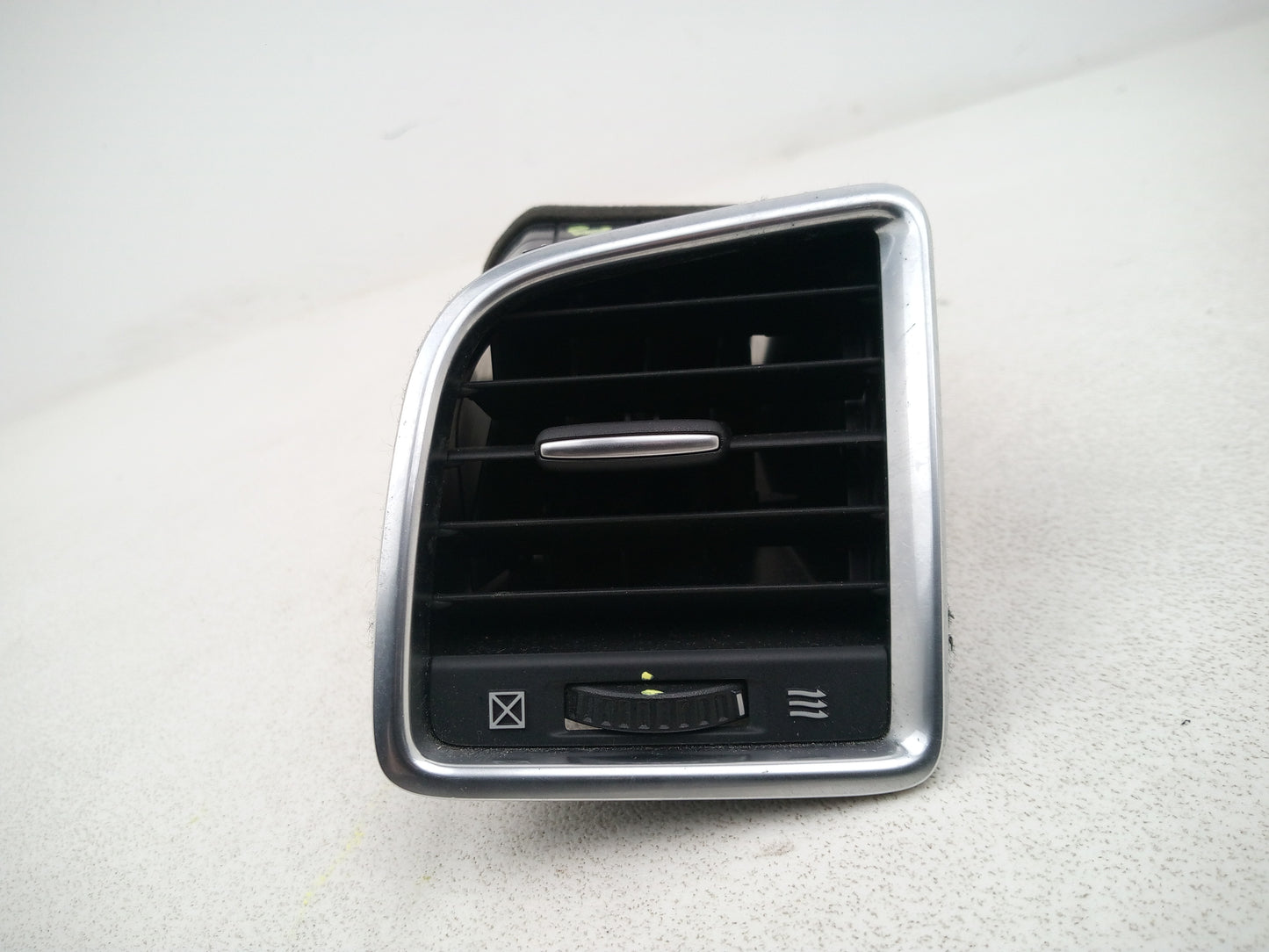 Facia Vent LH 1