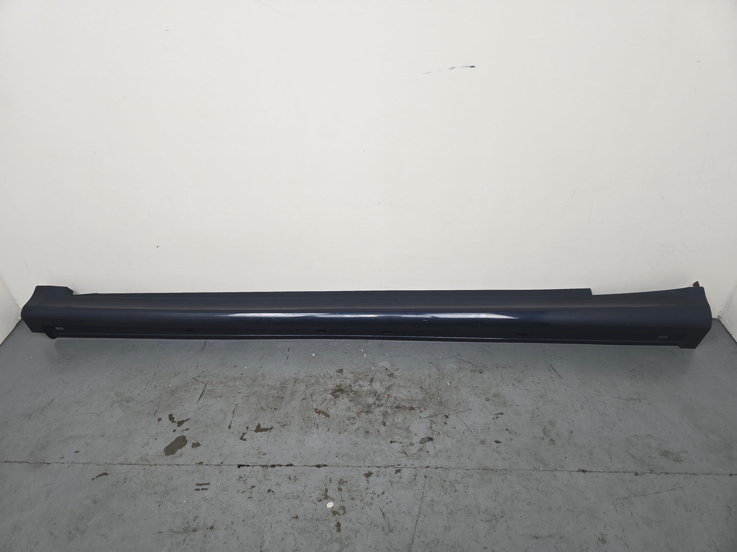 Side Skirt LH 1