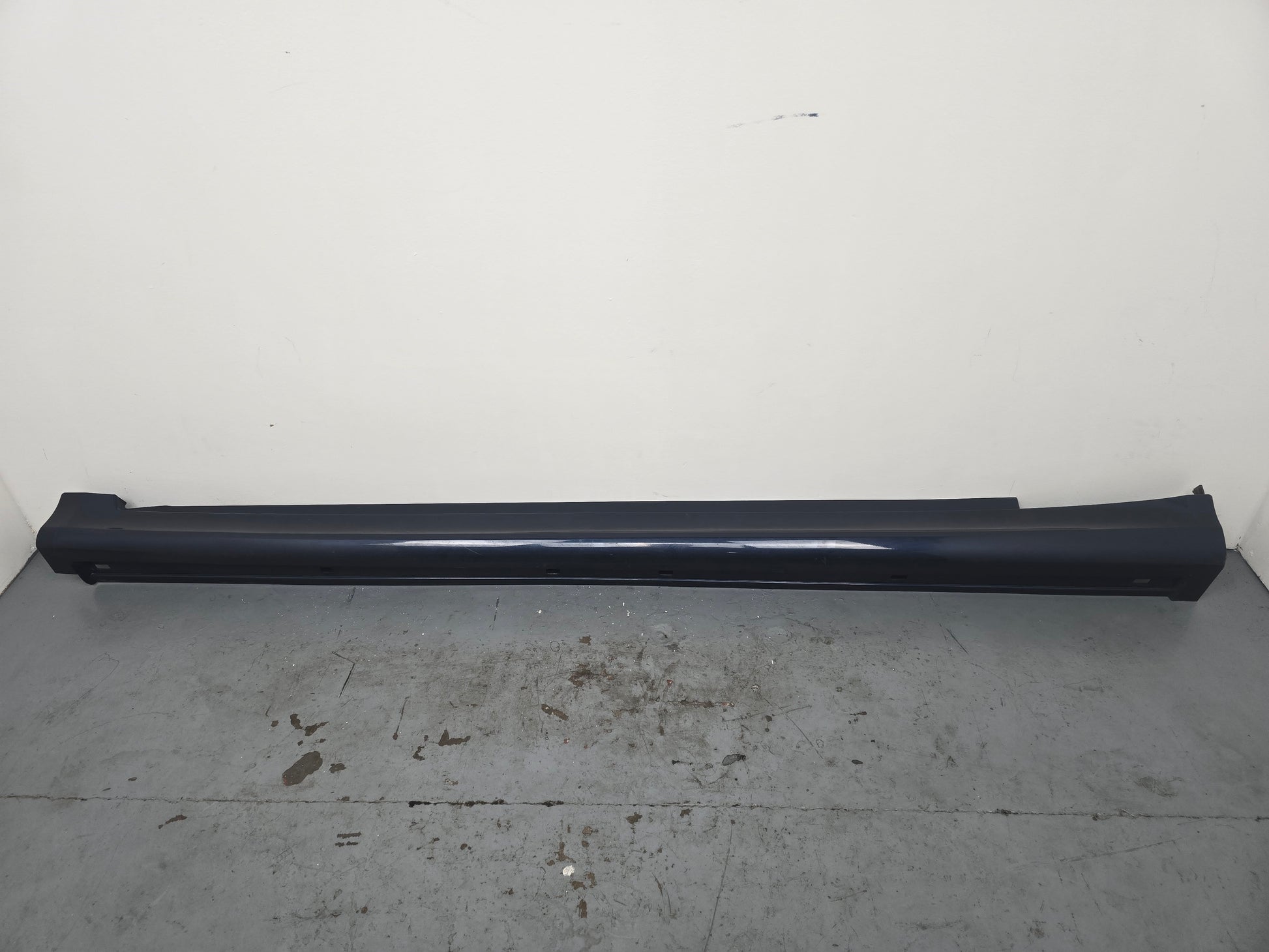Side Skirt LH 1