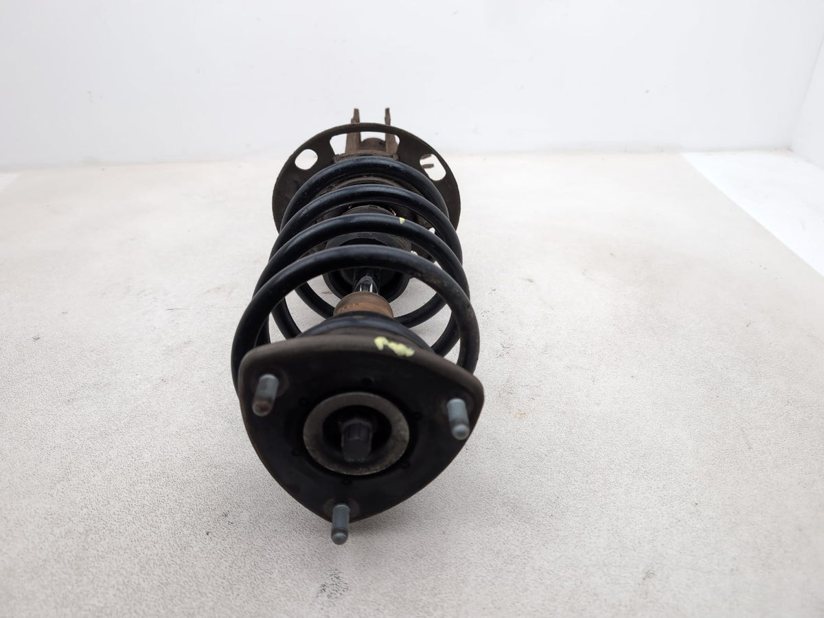 FRONT LEFT SUSPENSION LEG STRUT HUB 1