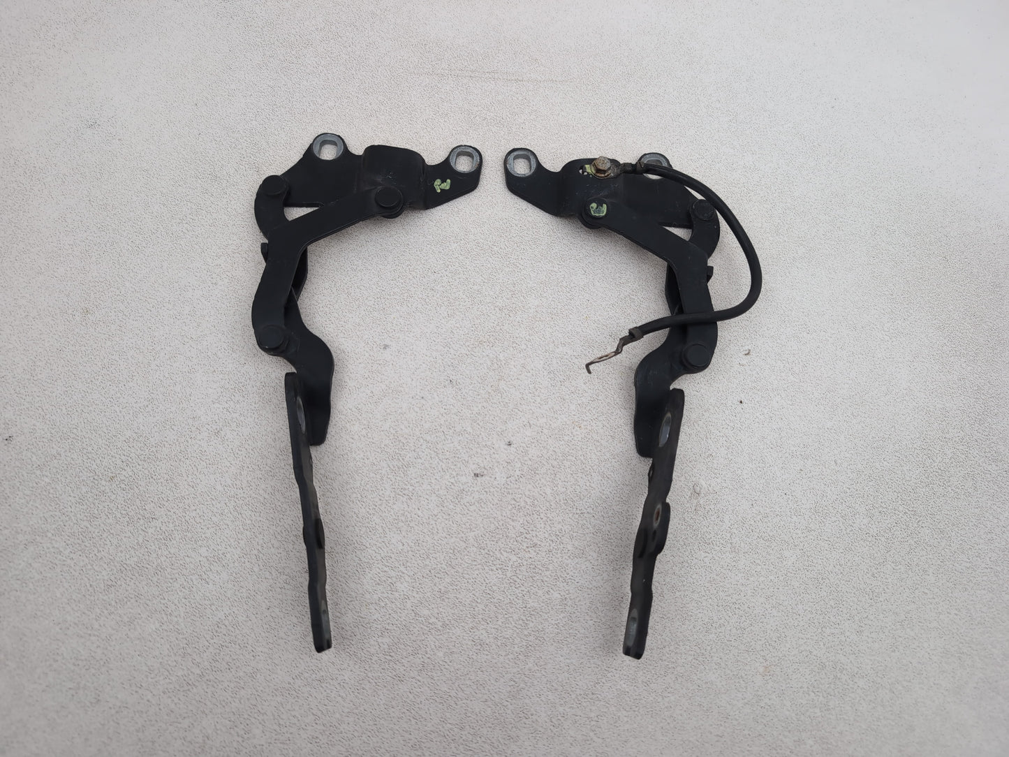 Bonnet Hinges 1