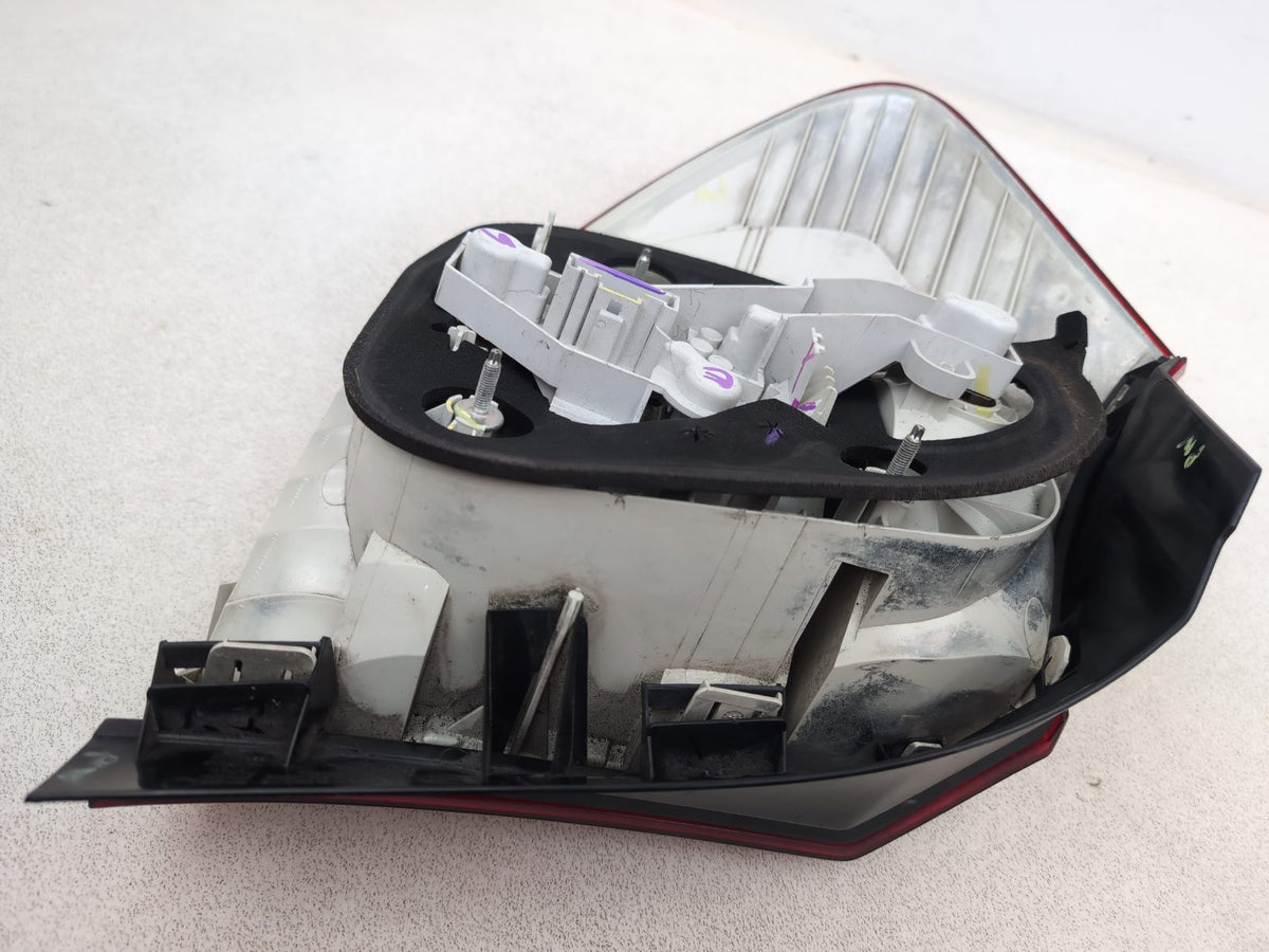 Lamp Assembly Rear RH 7