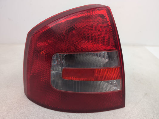 Skoda Octavia Rear Tail Light Left Side 1z5945095a 2008 1z5945095a