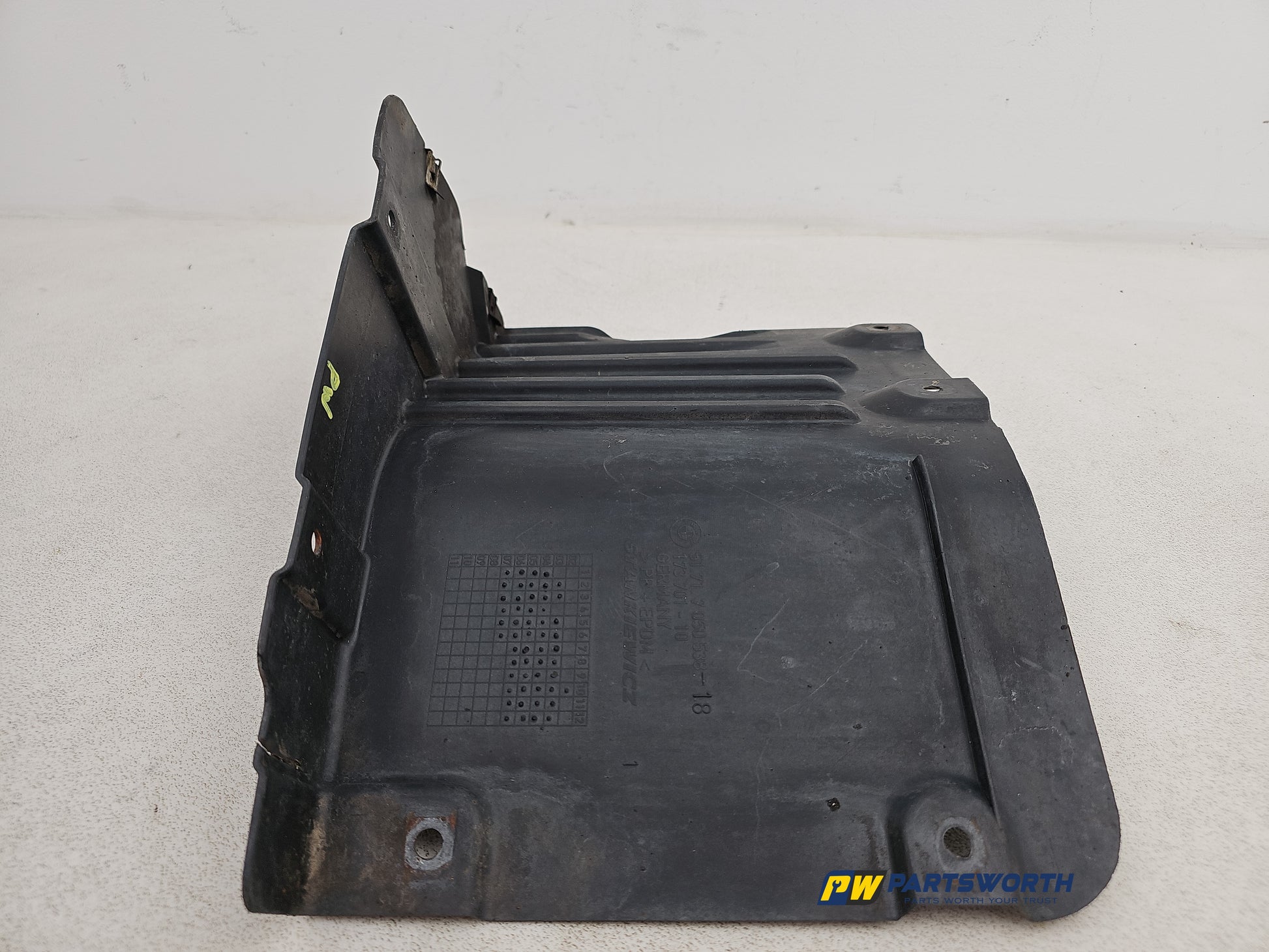 Moulding Wheel Arch Front RH 1