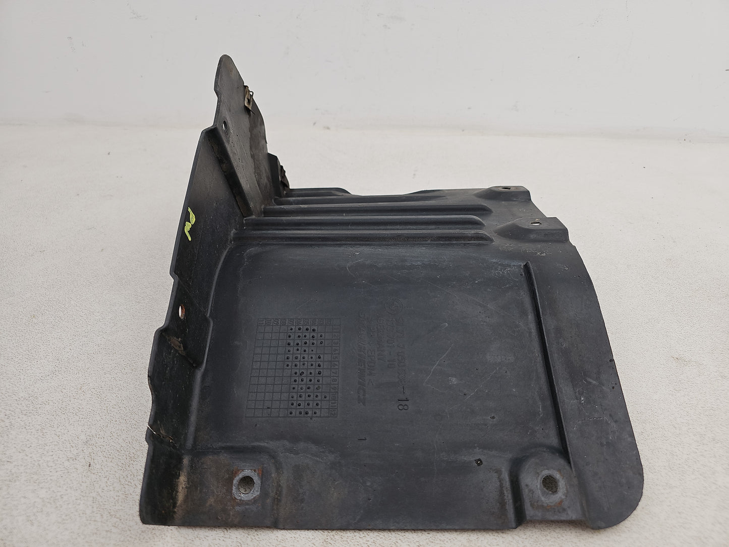 Moulding Wheel Arch Front RH 1