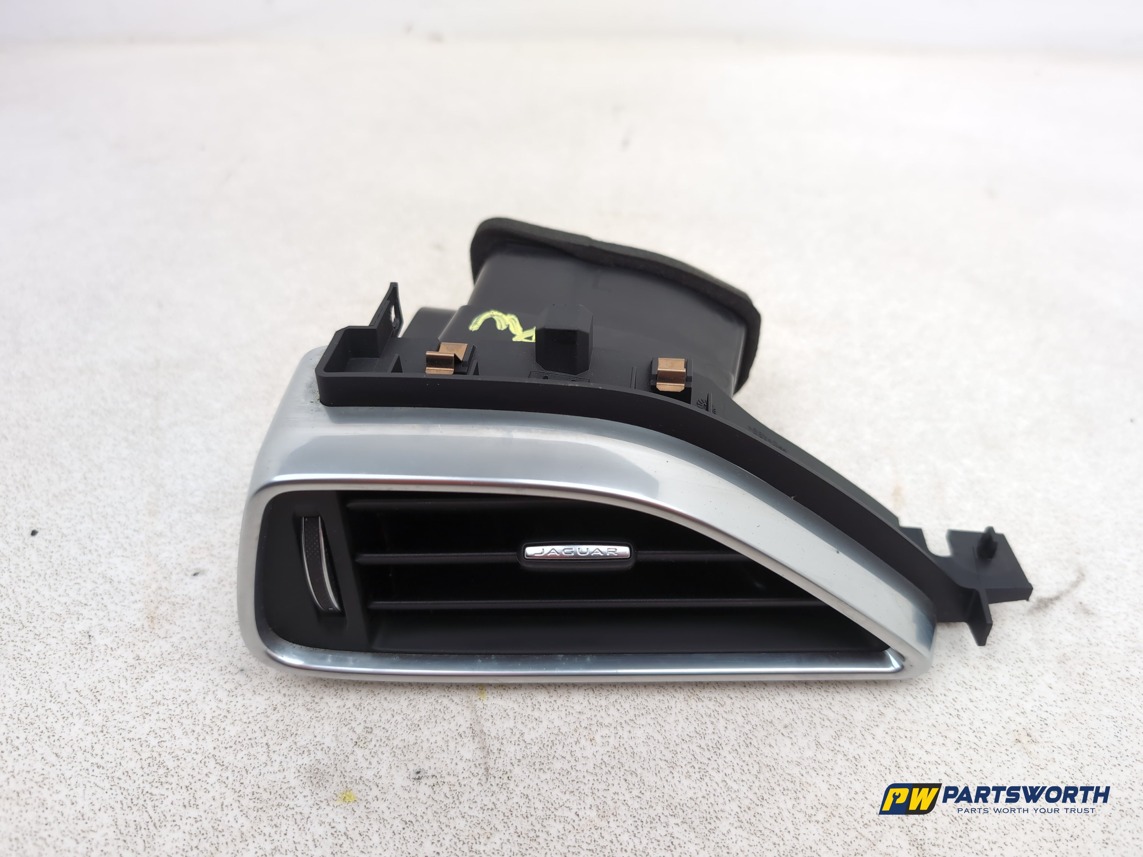 Jaguar Xe X760 Dashboard Air Vent Grille Left Passenger Side 2016 Hx73-018b09-Ae