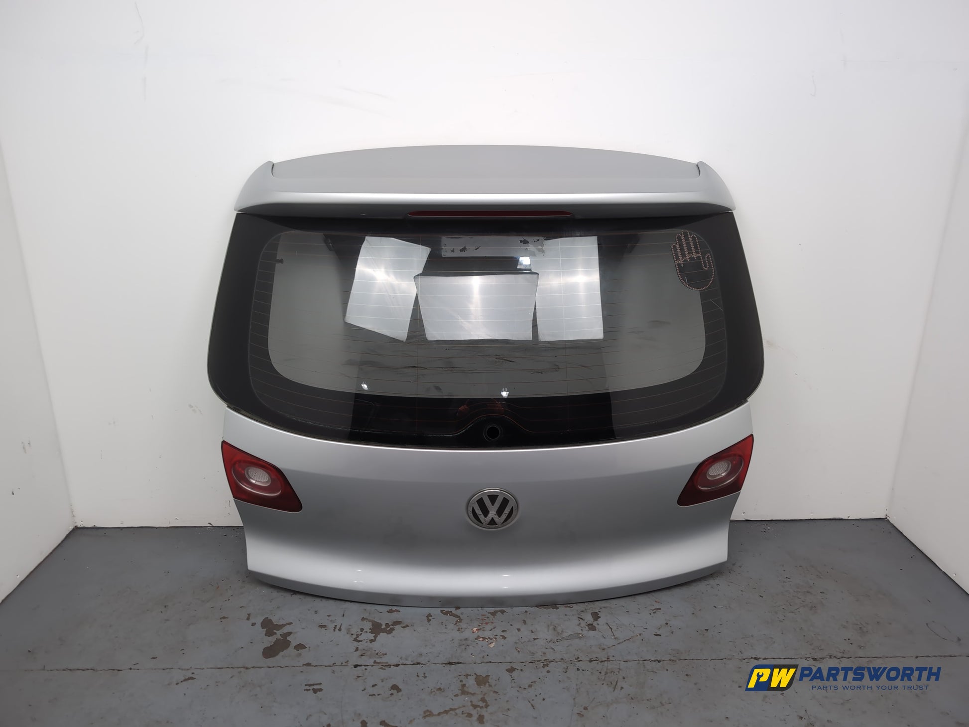 Volkswagen Tiguan Rline Tdi Boot Lid Reflex Silver Metallic La7w 2009-2011
