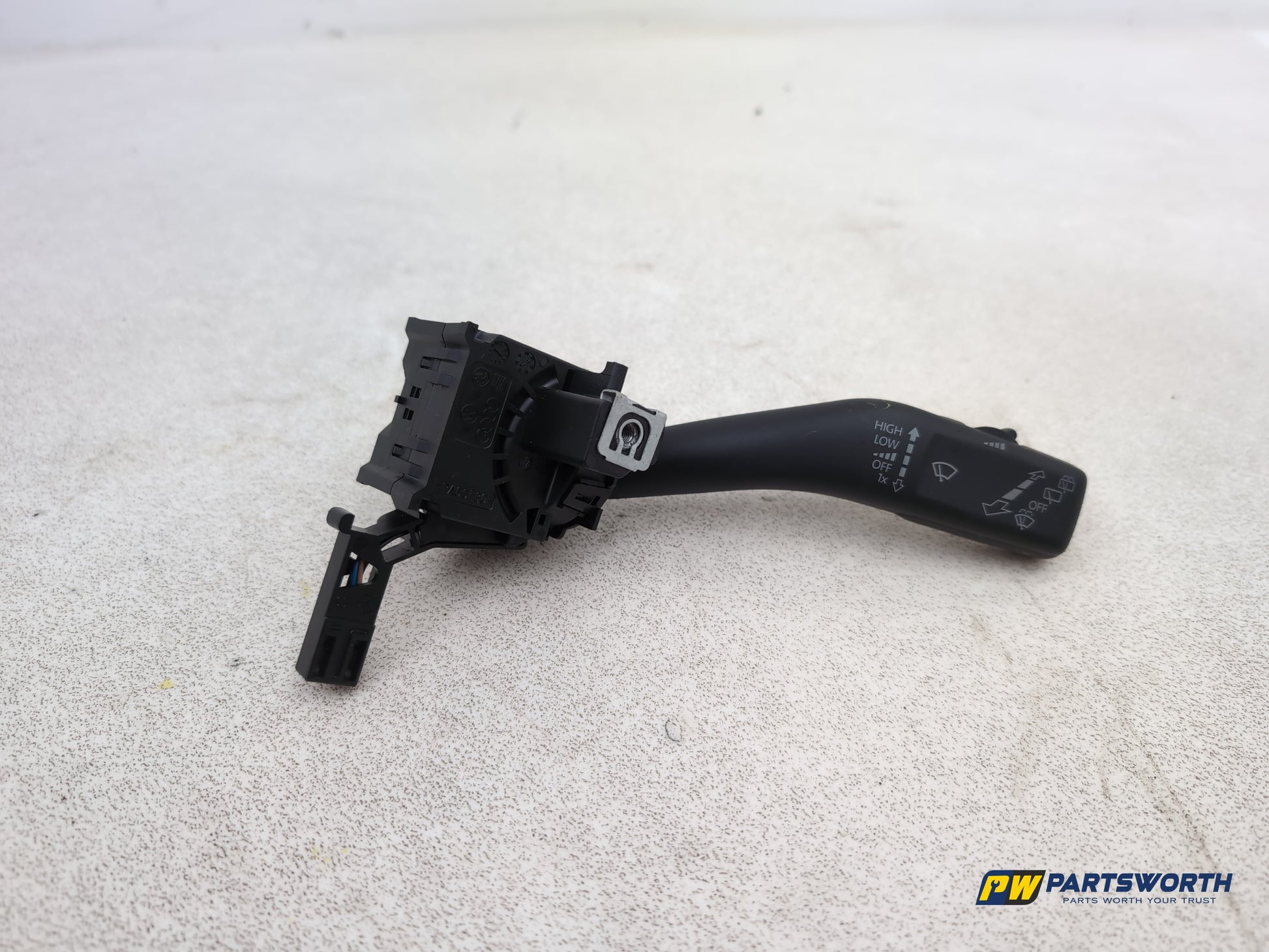 Wiper Stalk, Cruise Control, Gear Selector Stalk  1