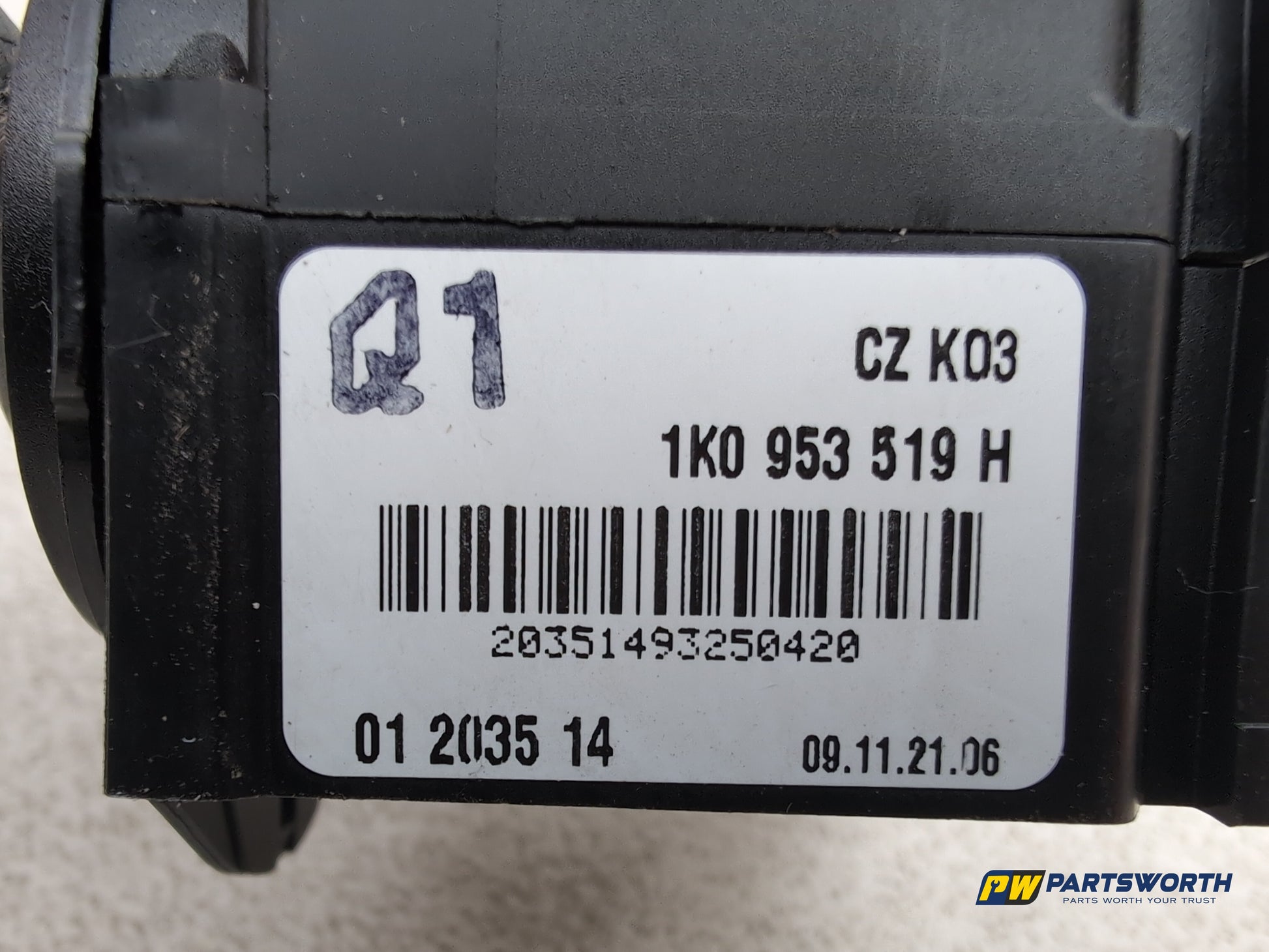 Wiper Stalk, Cruise Control, Gear Selector Stalk  7