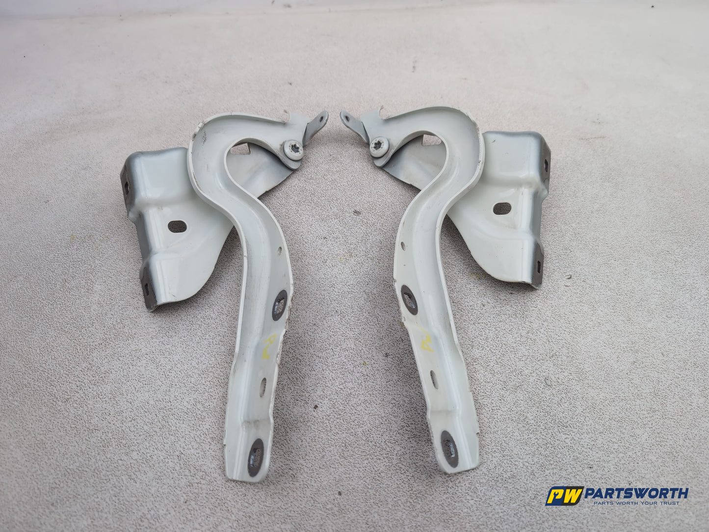 Bonnet Hinges 1