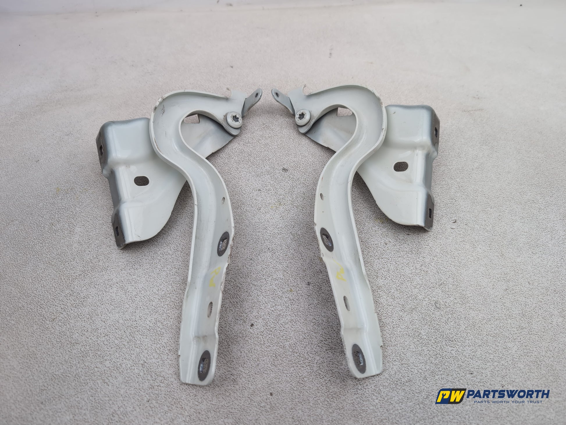 Bonnet Hinges 1