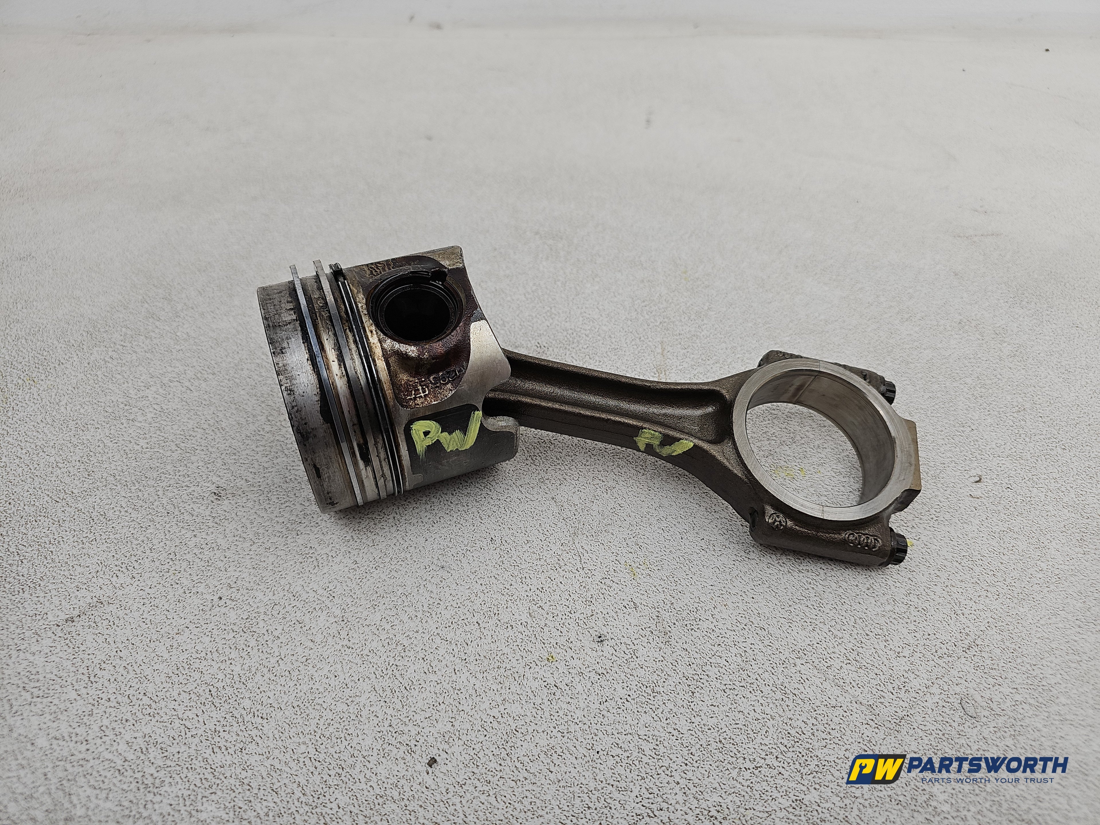 Vw Passat Cc Golf Mk6 Tiguan Audi A3 2.0tdi Cba Engine - Piston With Conrod