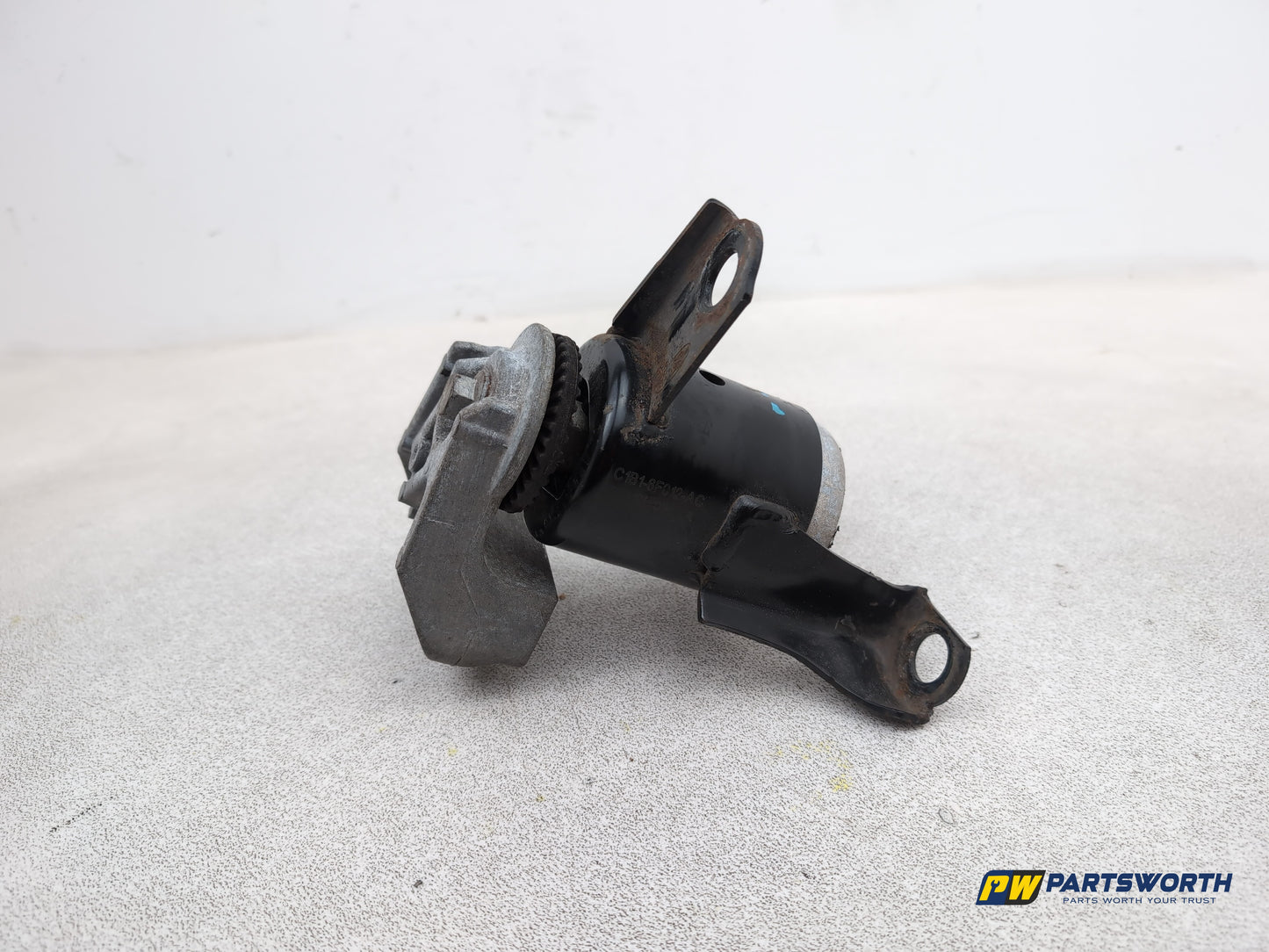 Engine Mounting Bracket 1