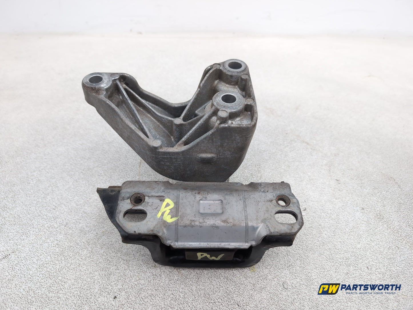 Engine Mounting Bracket 1