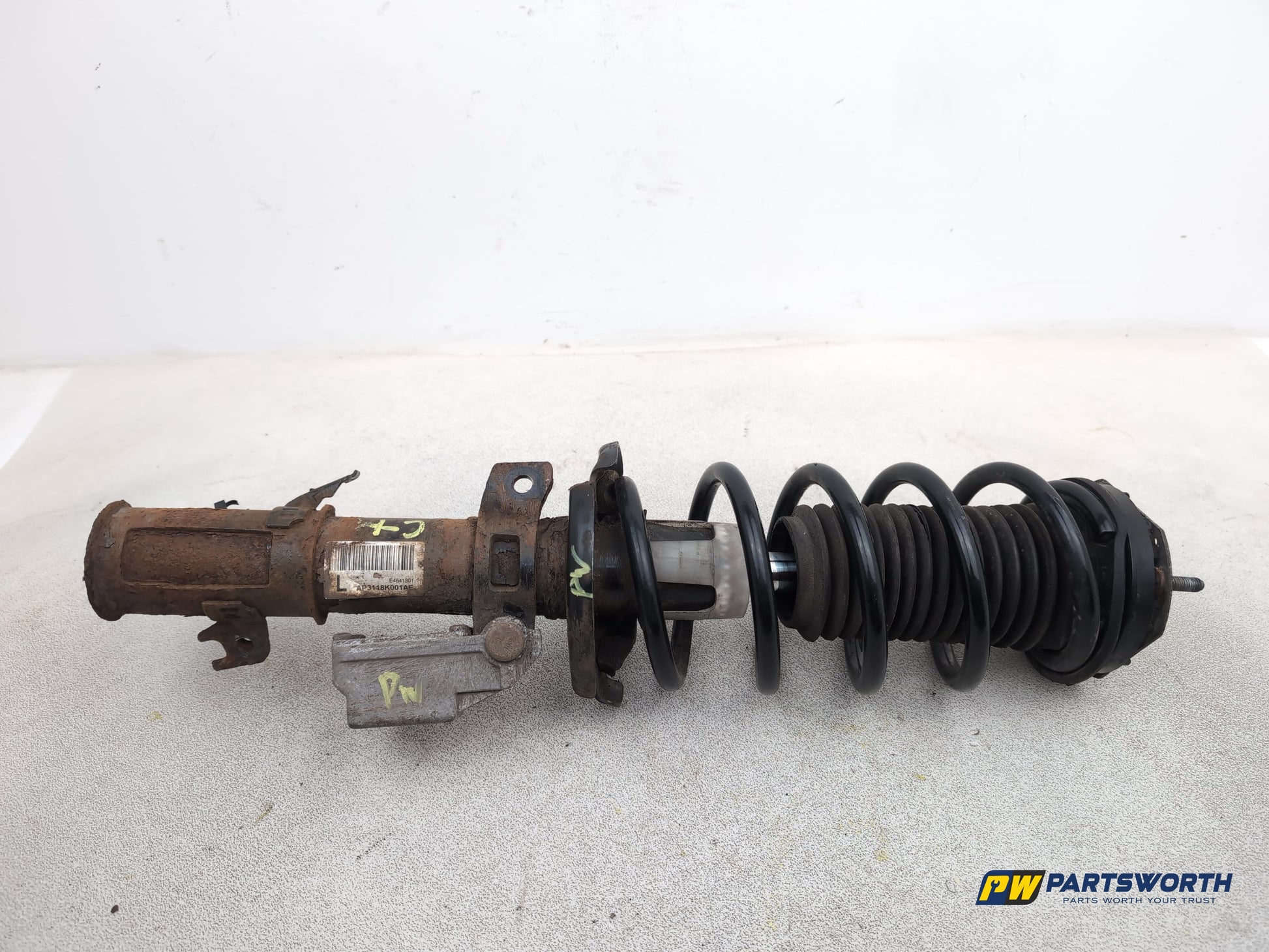 FRONT LEFT SUSPENSION LEG STRUT HUB 1