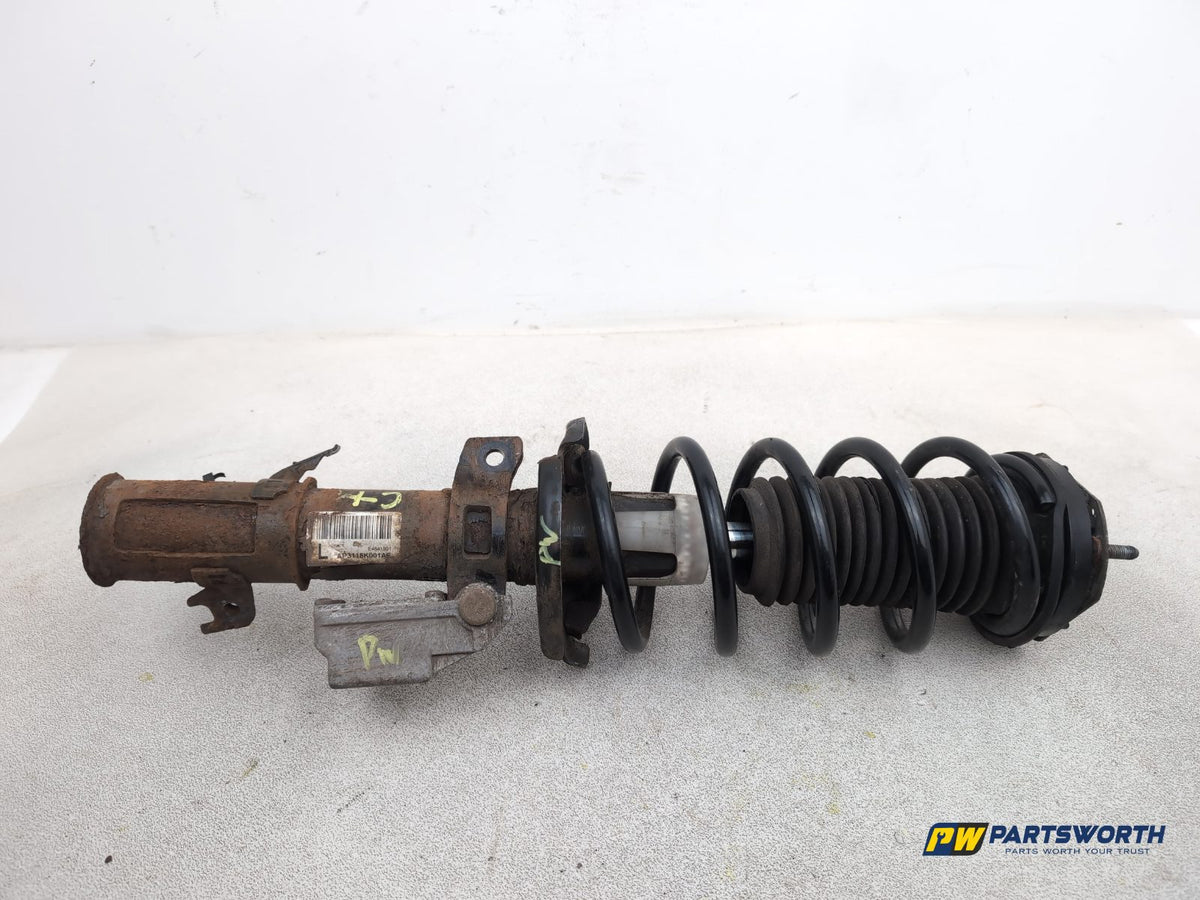 FRONT LEFT SUSPENSION LEG STRUT HUB 1