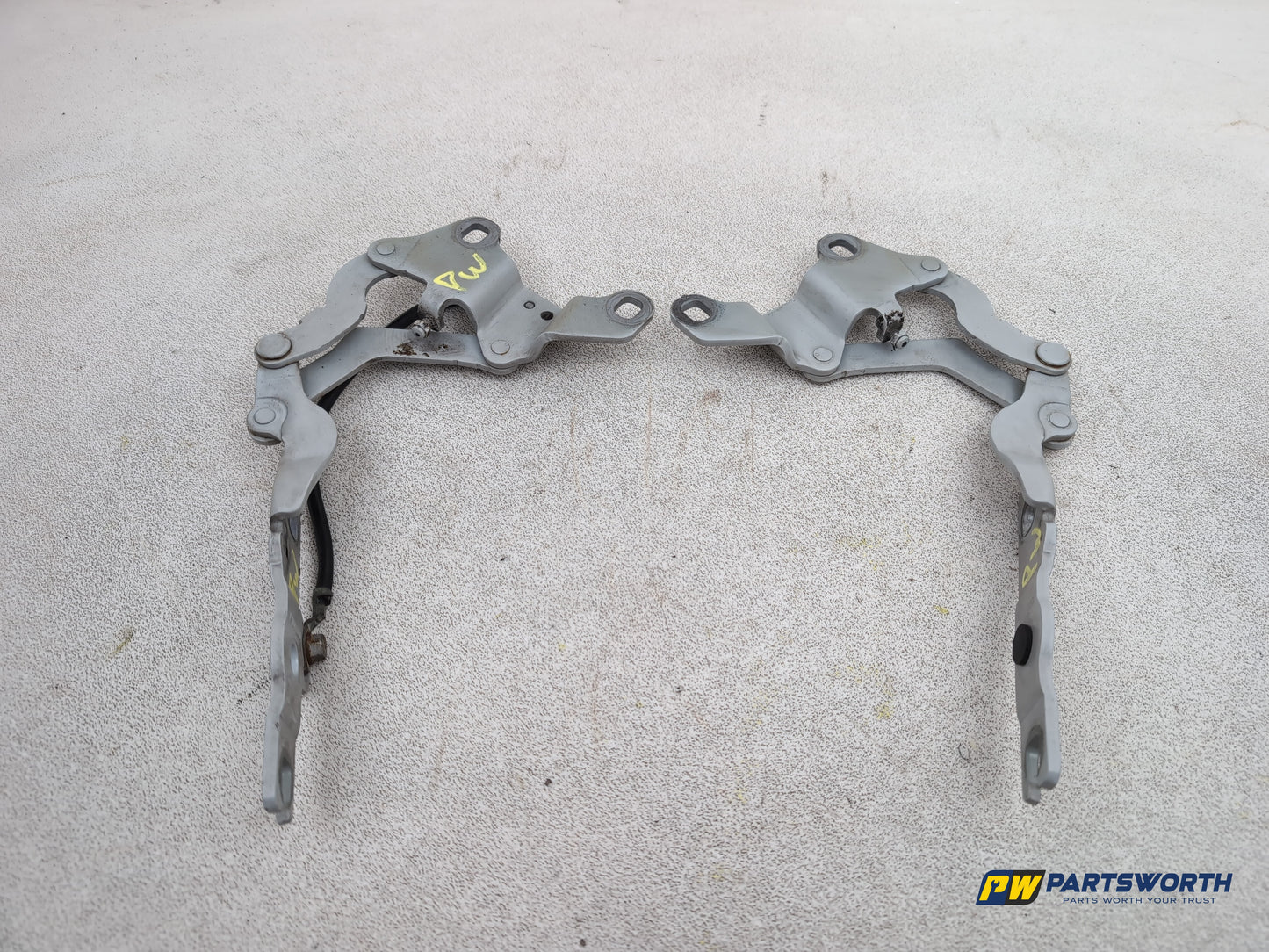 Bonnet Hinges 1