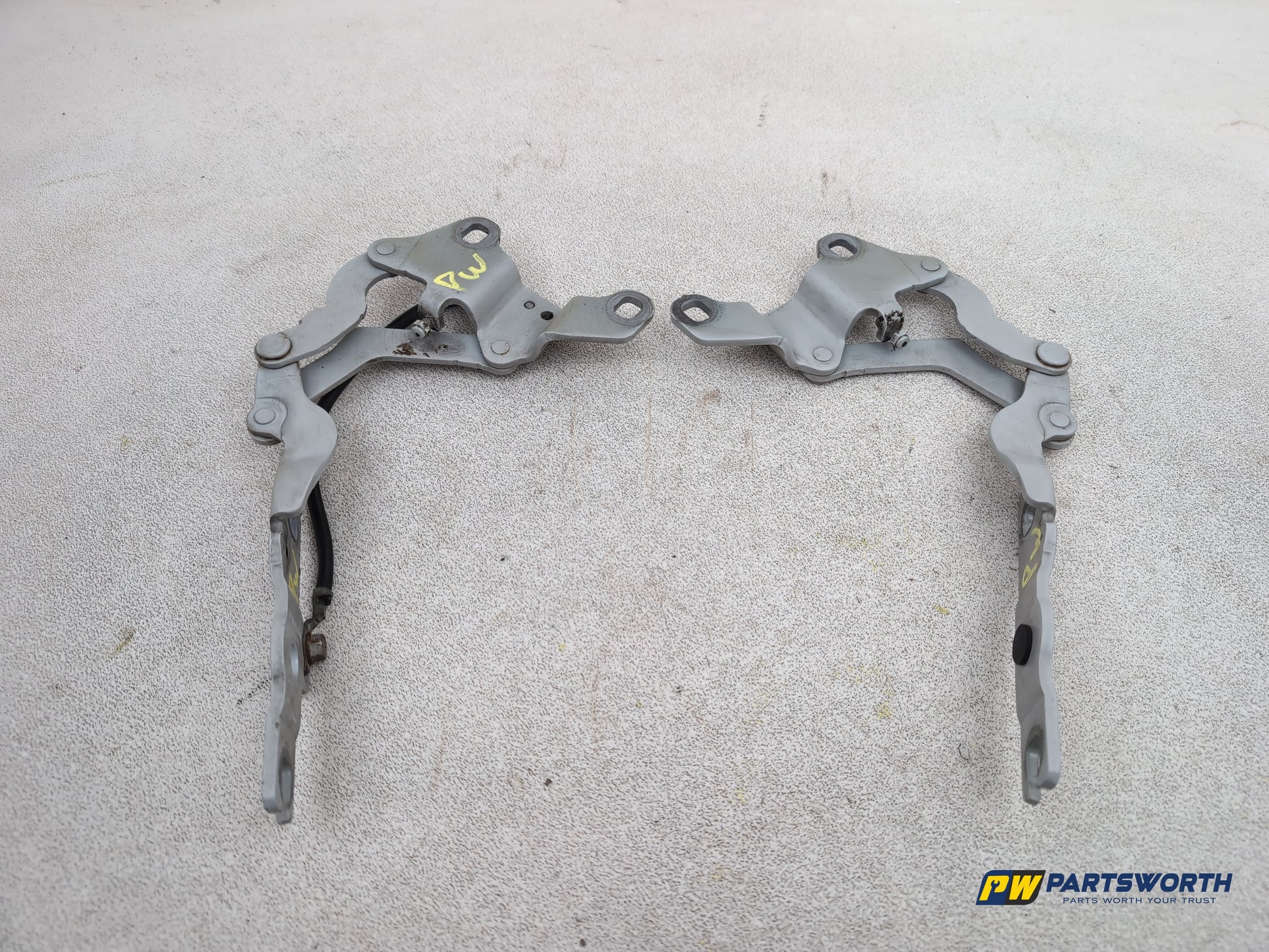 Bonnet Hinges 1