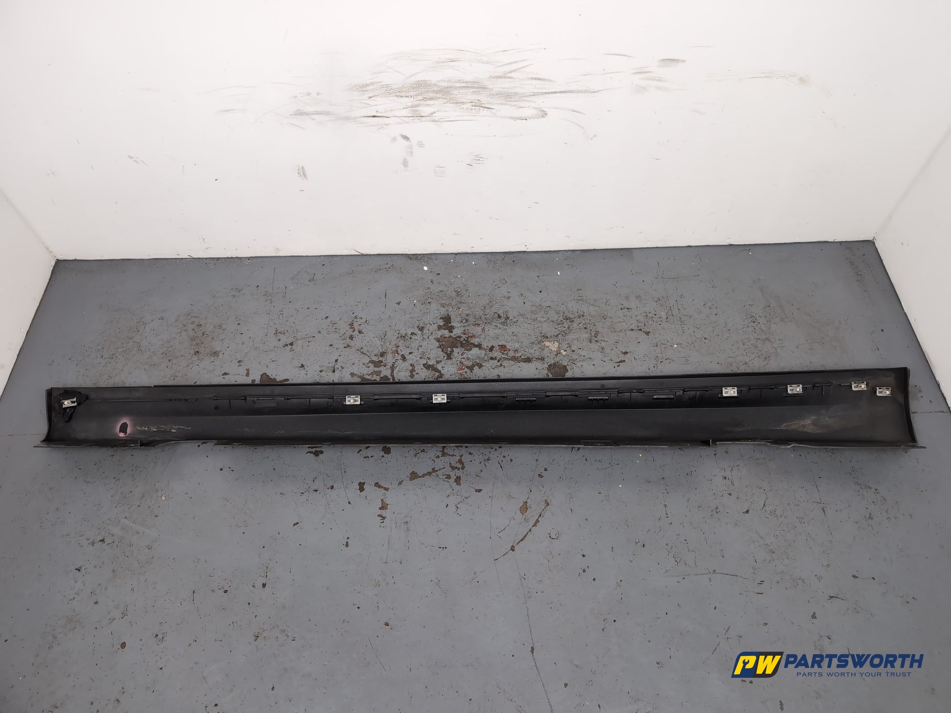 Side Skirt RH 7
