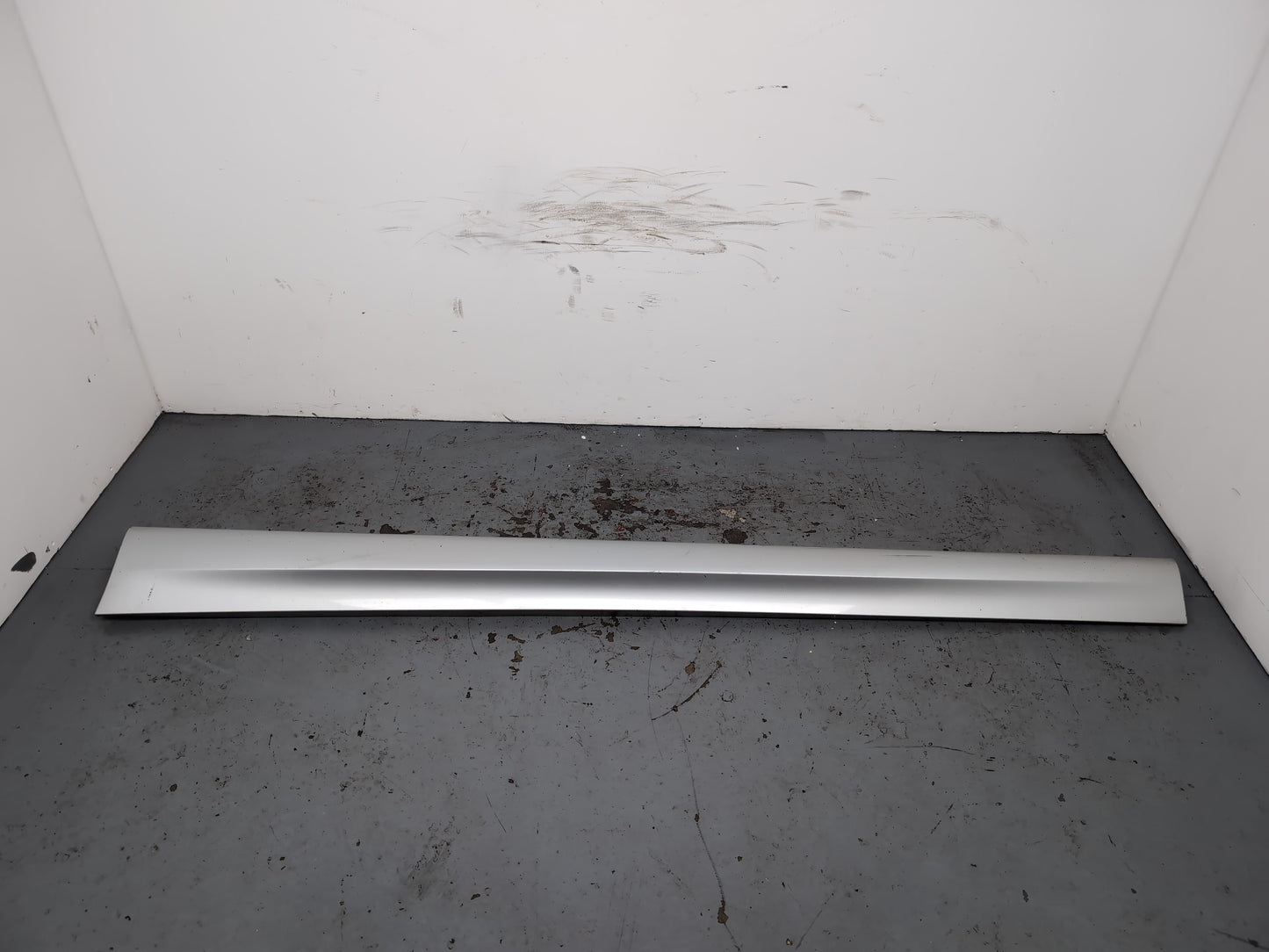 Side Skirt LH 3