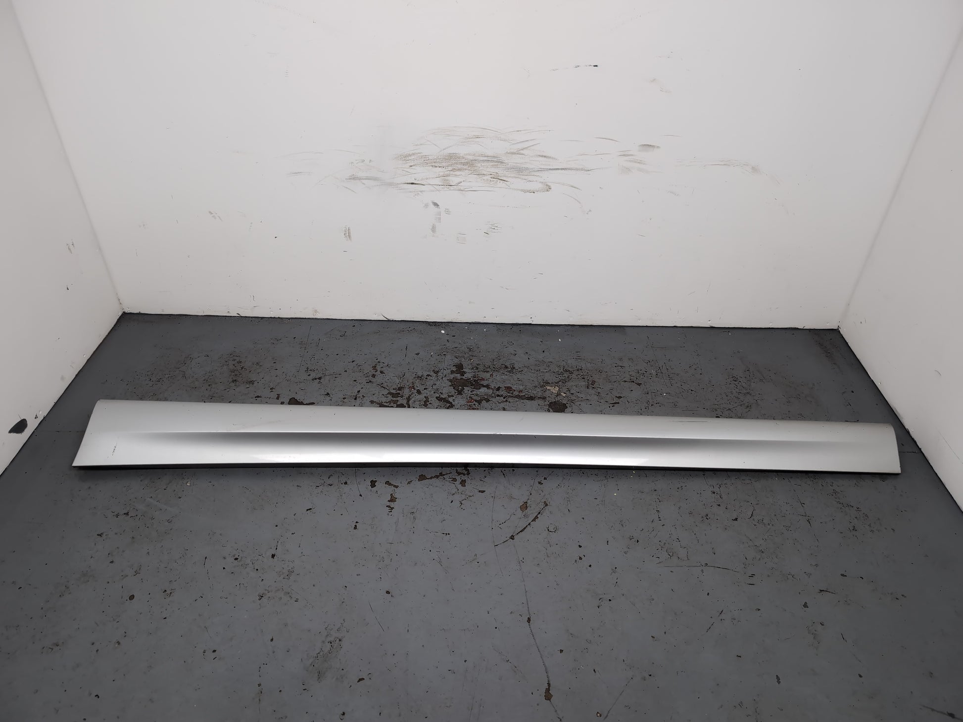 Side Skirt LH 3
