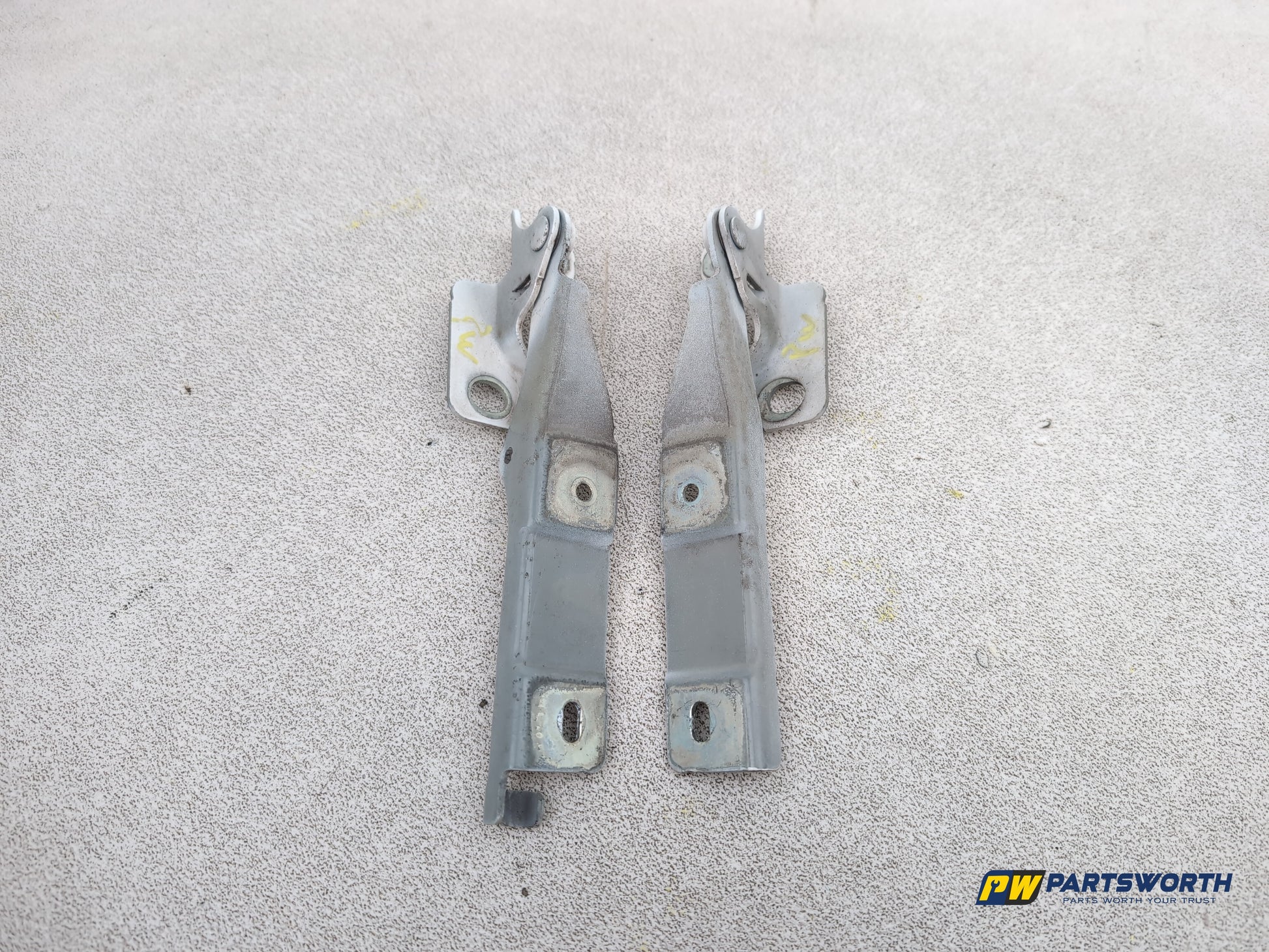 Bonnet Hinges 7