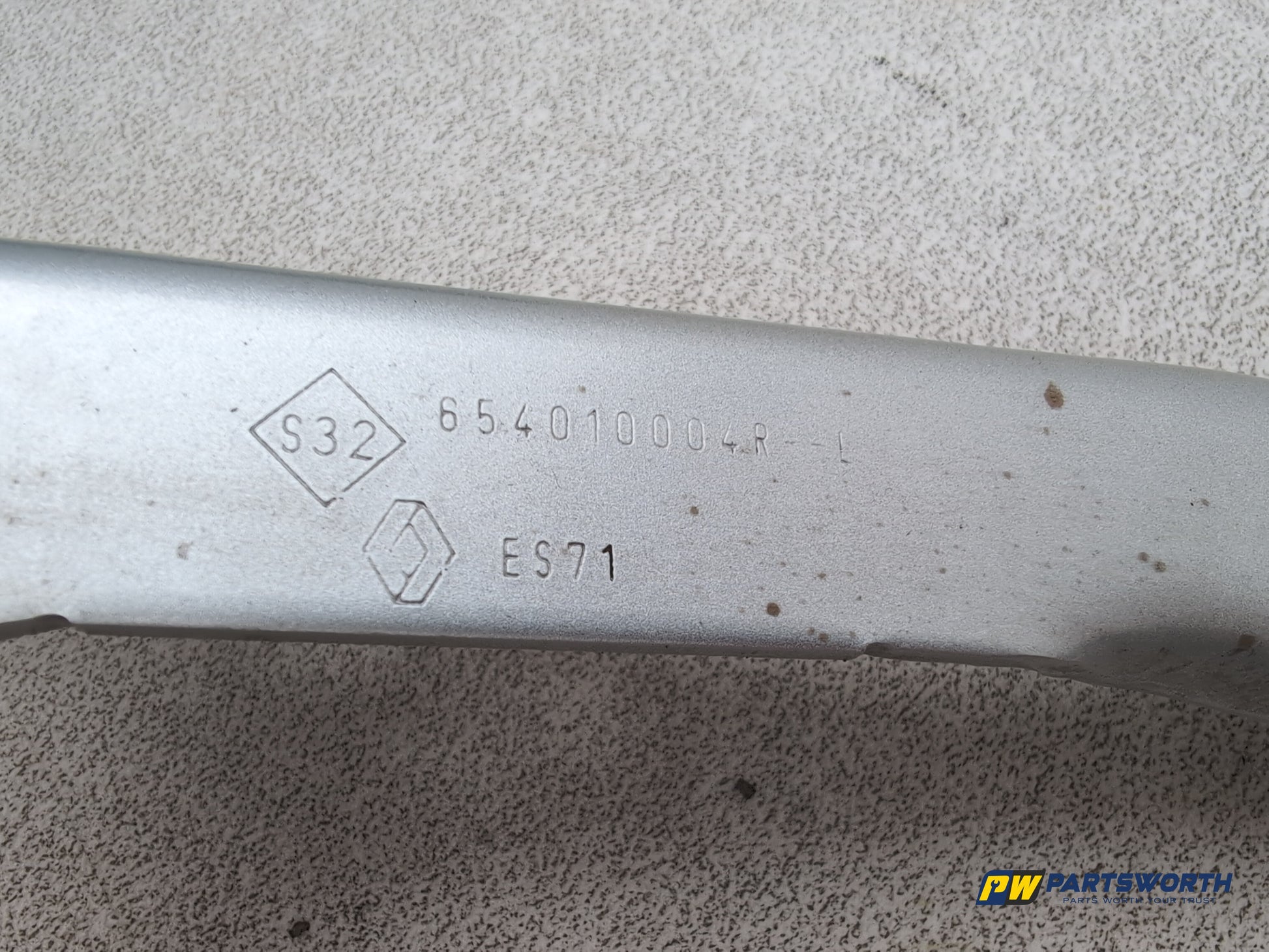 Bonnet Hinges 7