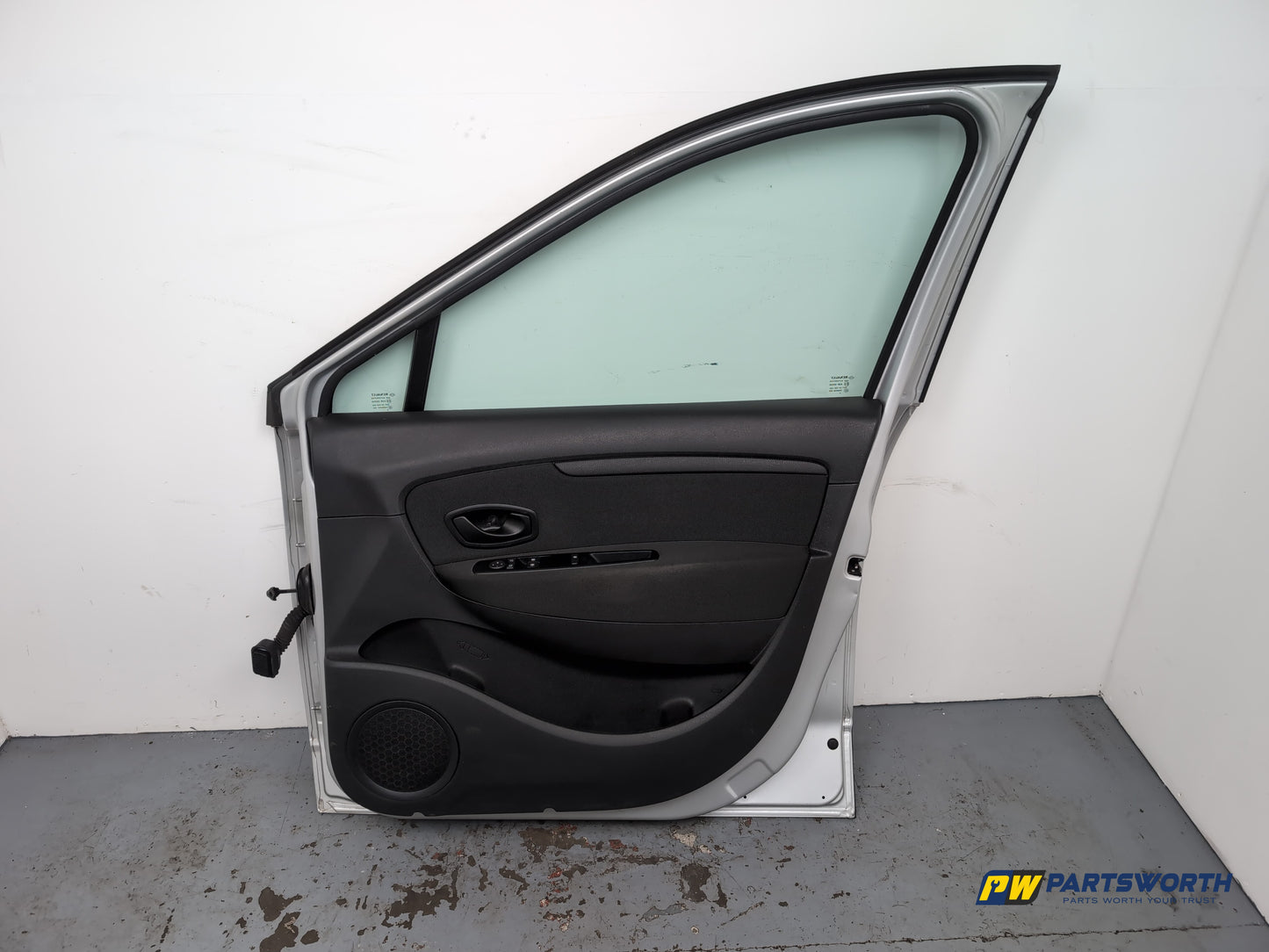 Door Front RH 11