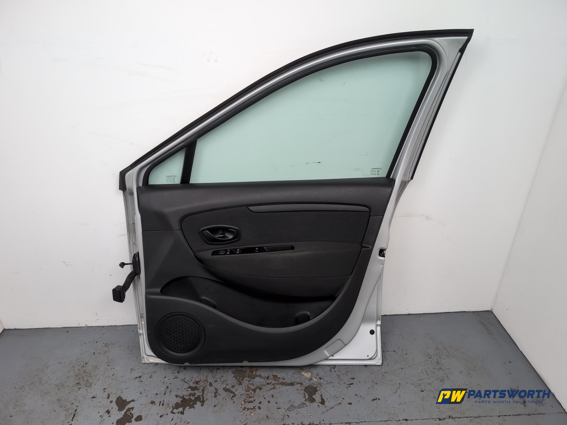 Door Front RH 11