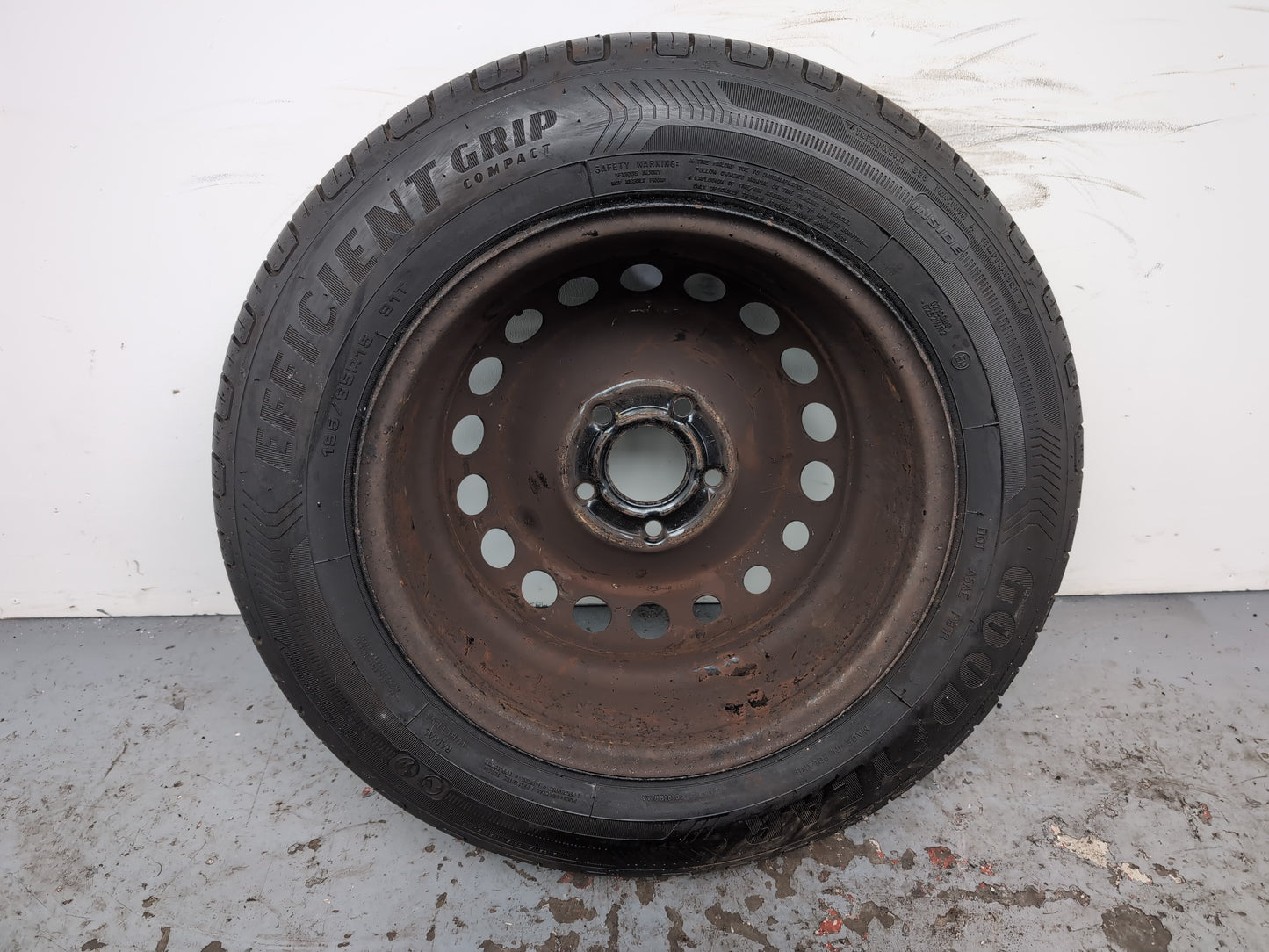 Space Saver Spare Wheel and Tool Kit  6