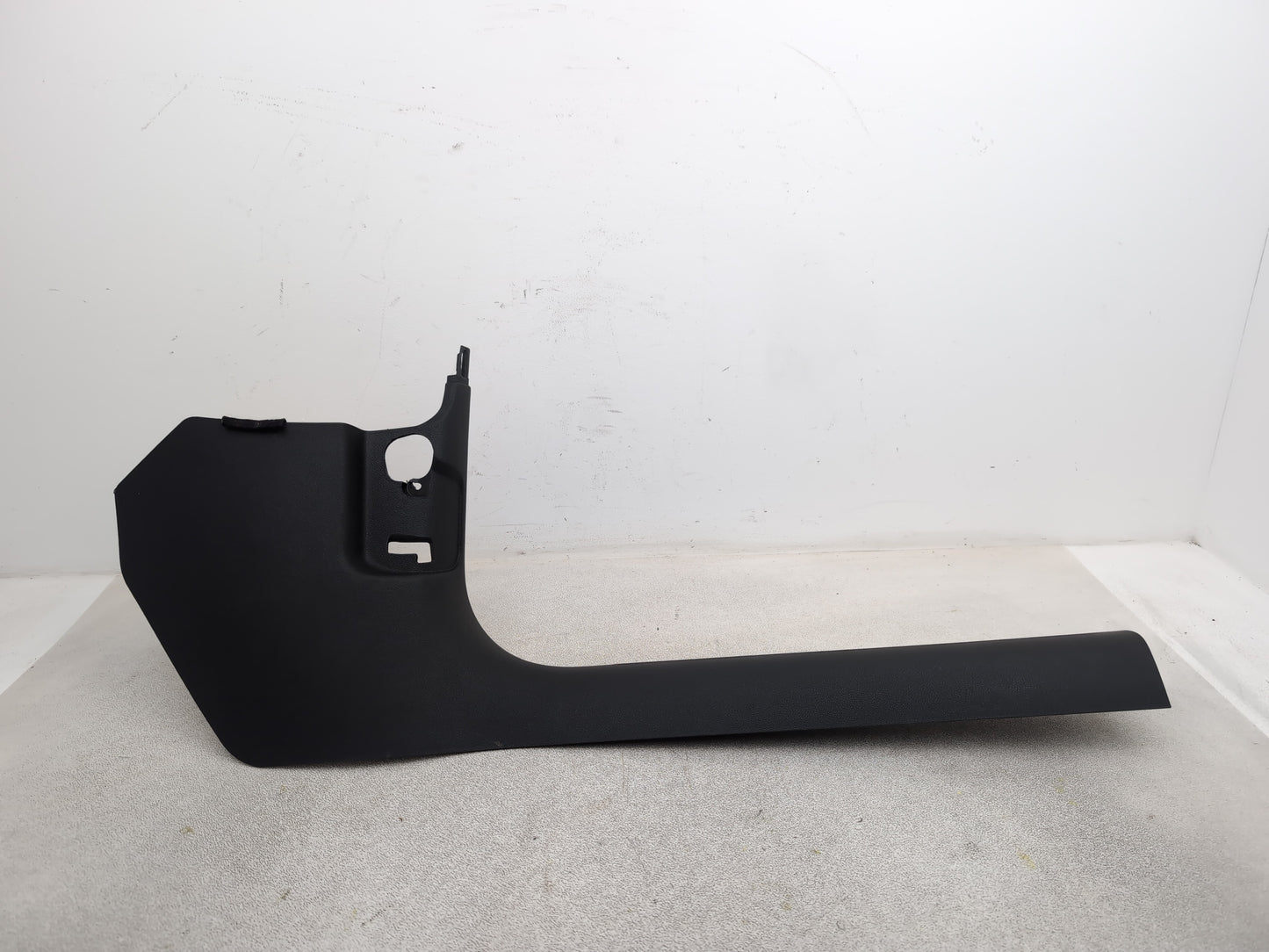 RH A Pillar Trim  1