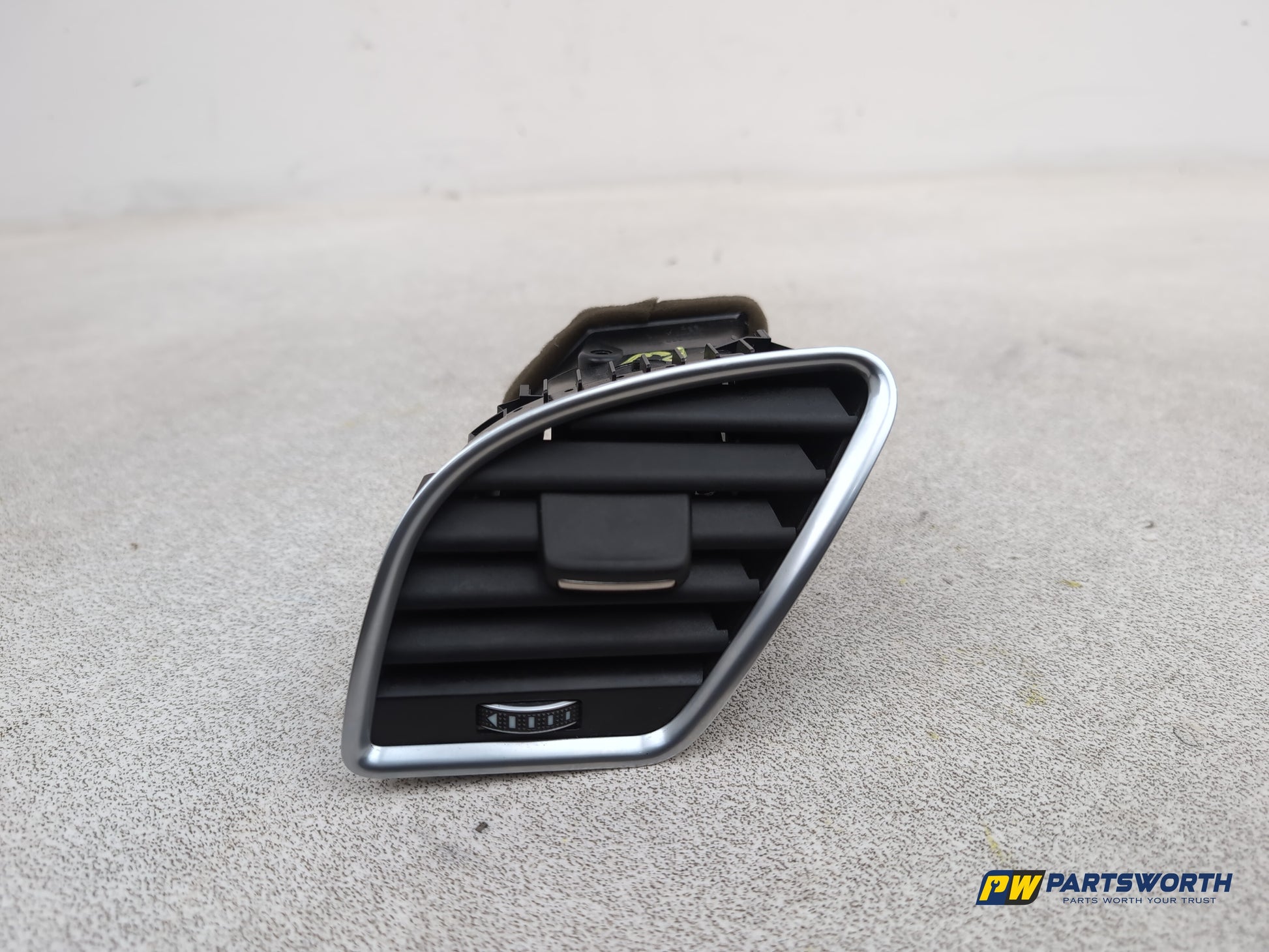 Facia Vent LH 1