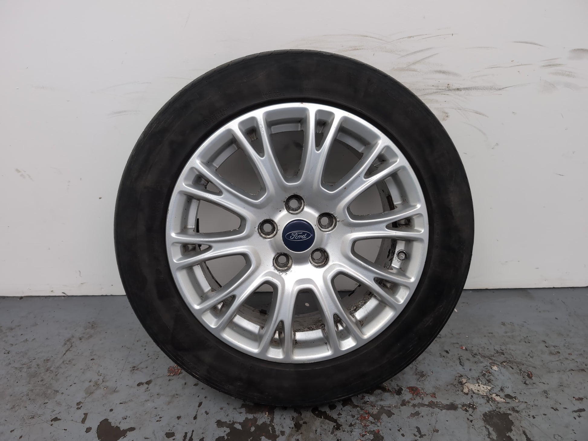 Ford Focus Zetec Tdci Wheel With Tyre 215/55 R16 7jx16h2x50