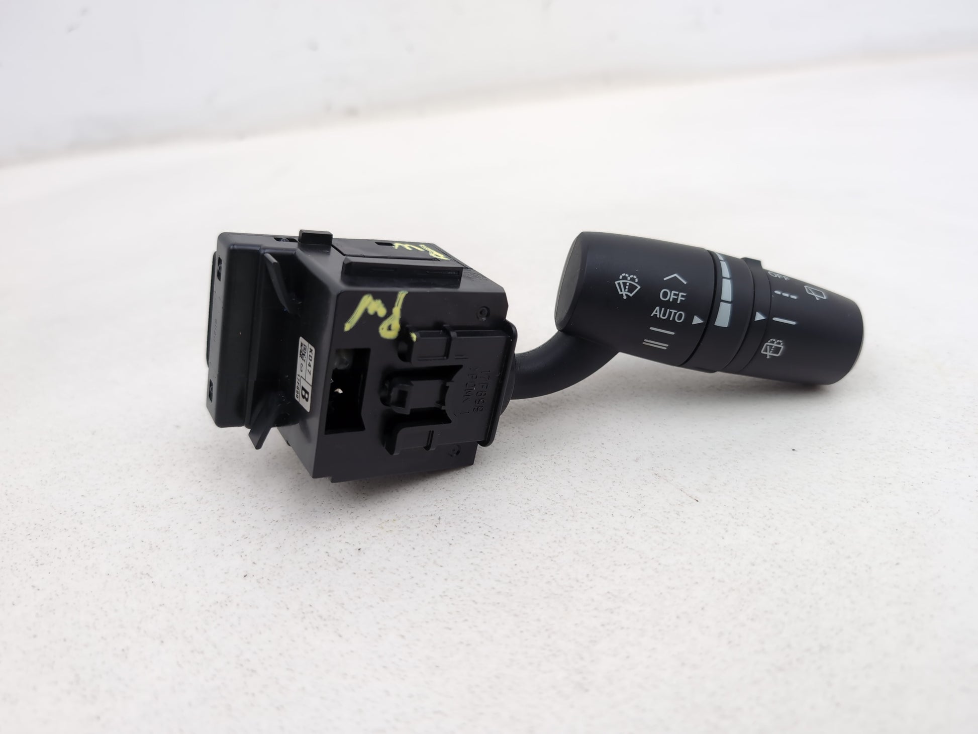 Wiper Stalk, Cruise Control, Gear Selector Stalk  1