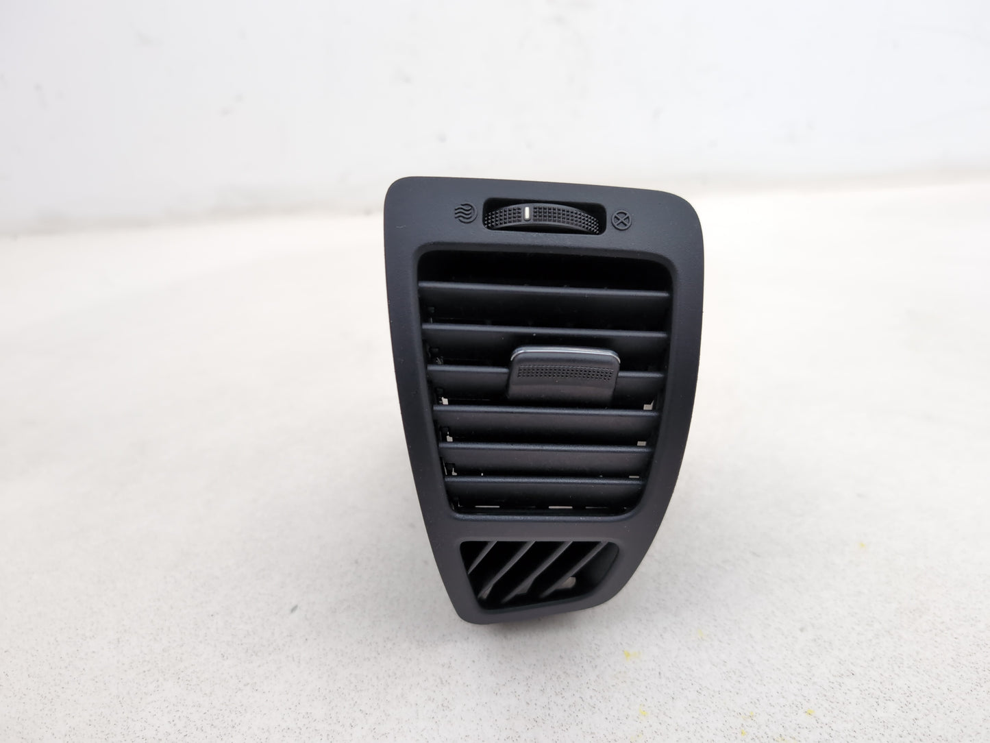 Facia Vent LH 1