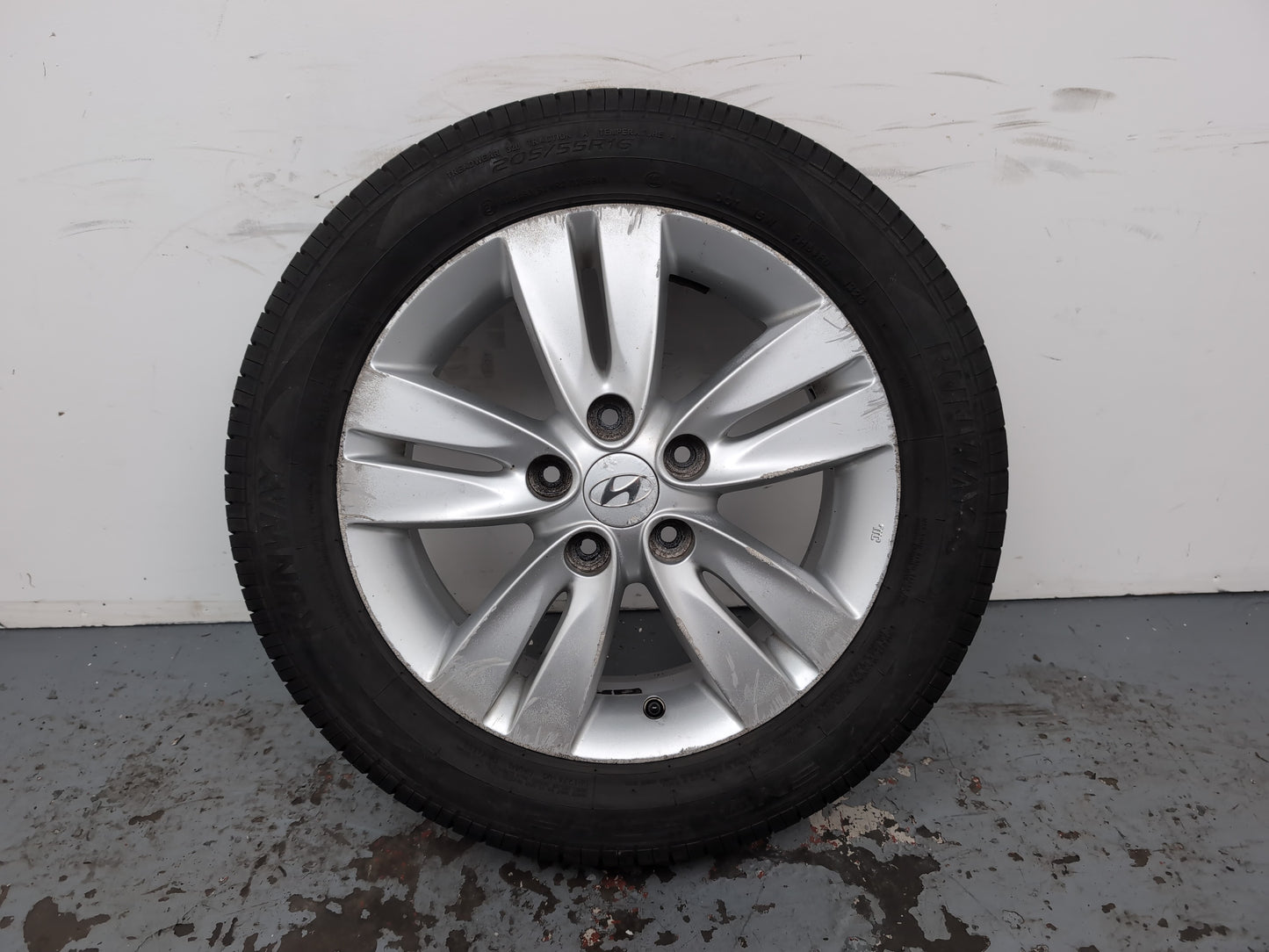 Hyundai Ix20 Style Crdi Wheel With Tyre 205/55 R16 2010-2019