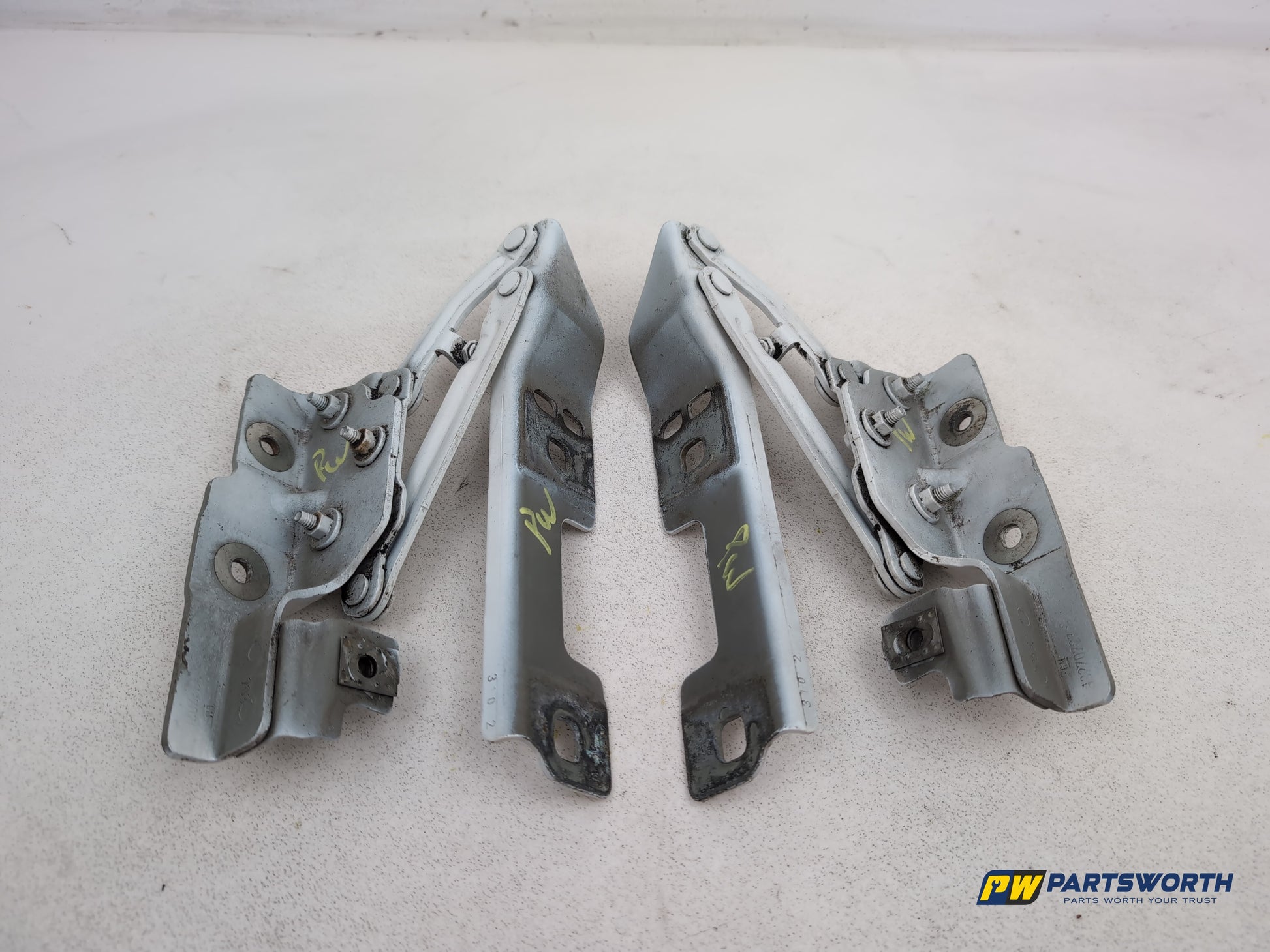 Bonnet Hinges 7