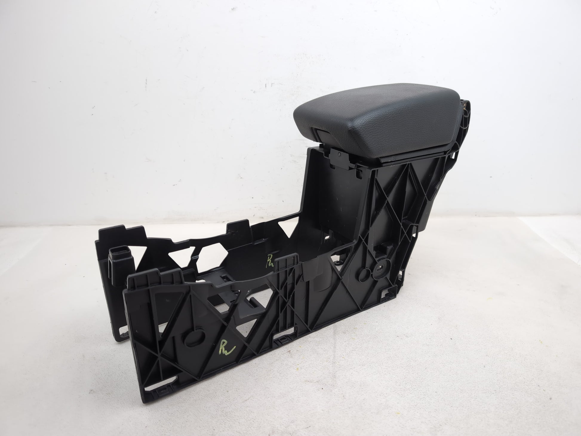 Centre Console Armrest 1