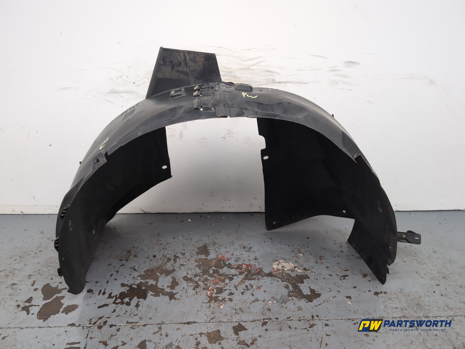 Moulding Wheel Arch Front RH 1