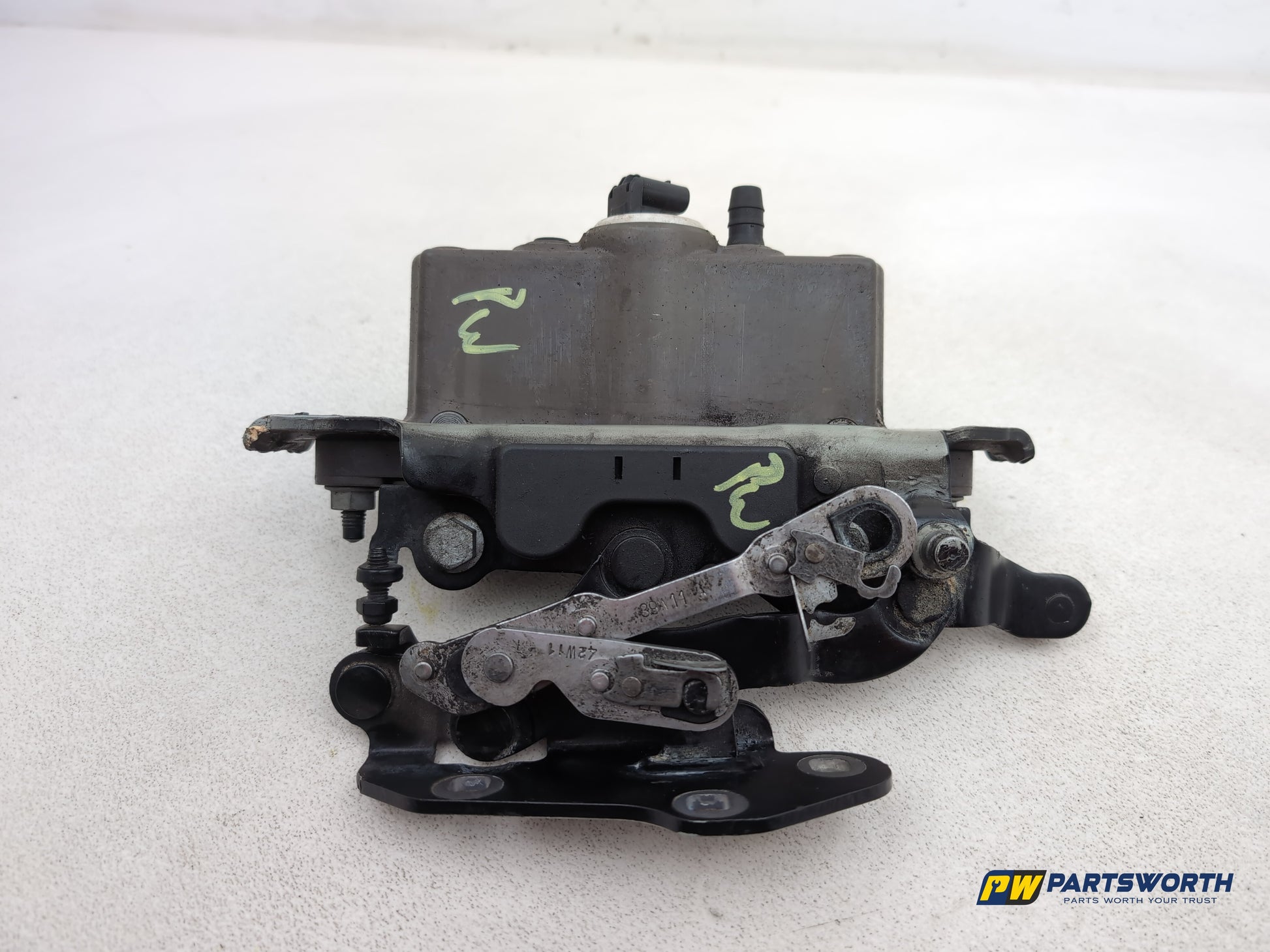 Bonnet Hinge RH 7
